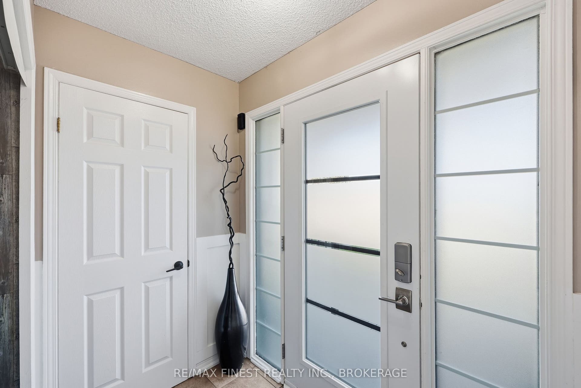 1377 BRACKENWOOD Crescent, Kingston, Frontenac ON K7P 2W4 1377 BRACKENWOOD Crescent, Kingston, Frontenac ON K7P 2W4