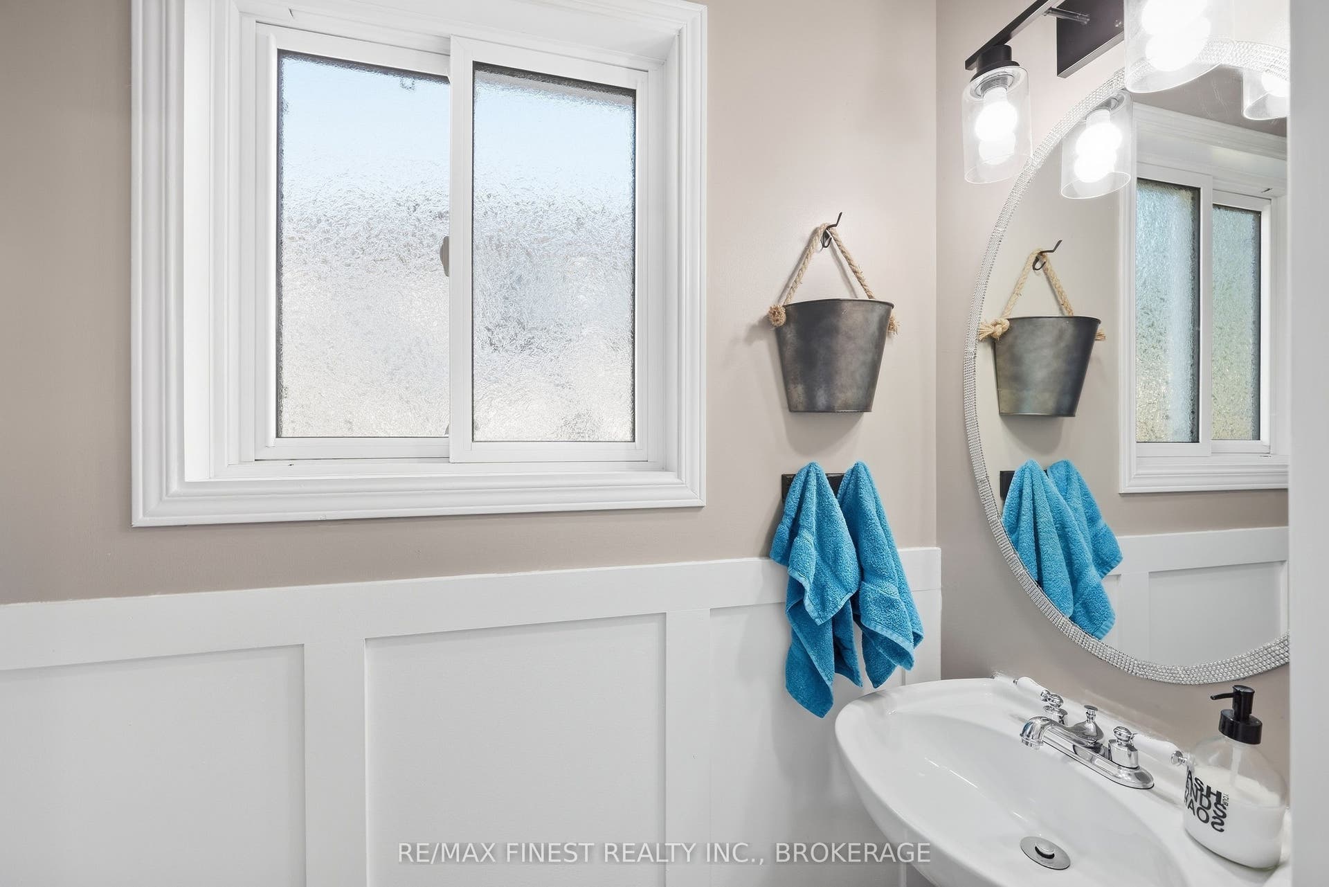 1377 BRACKENWOOD Crescent, Kingston, Frontenac ON K7P 2W4 1377 BRACKENWOOD Crescent, Kingston, Frontenac ON K7P 2W4