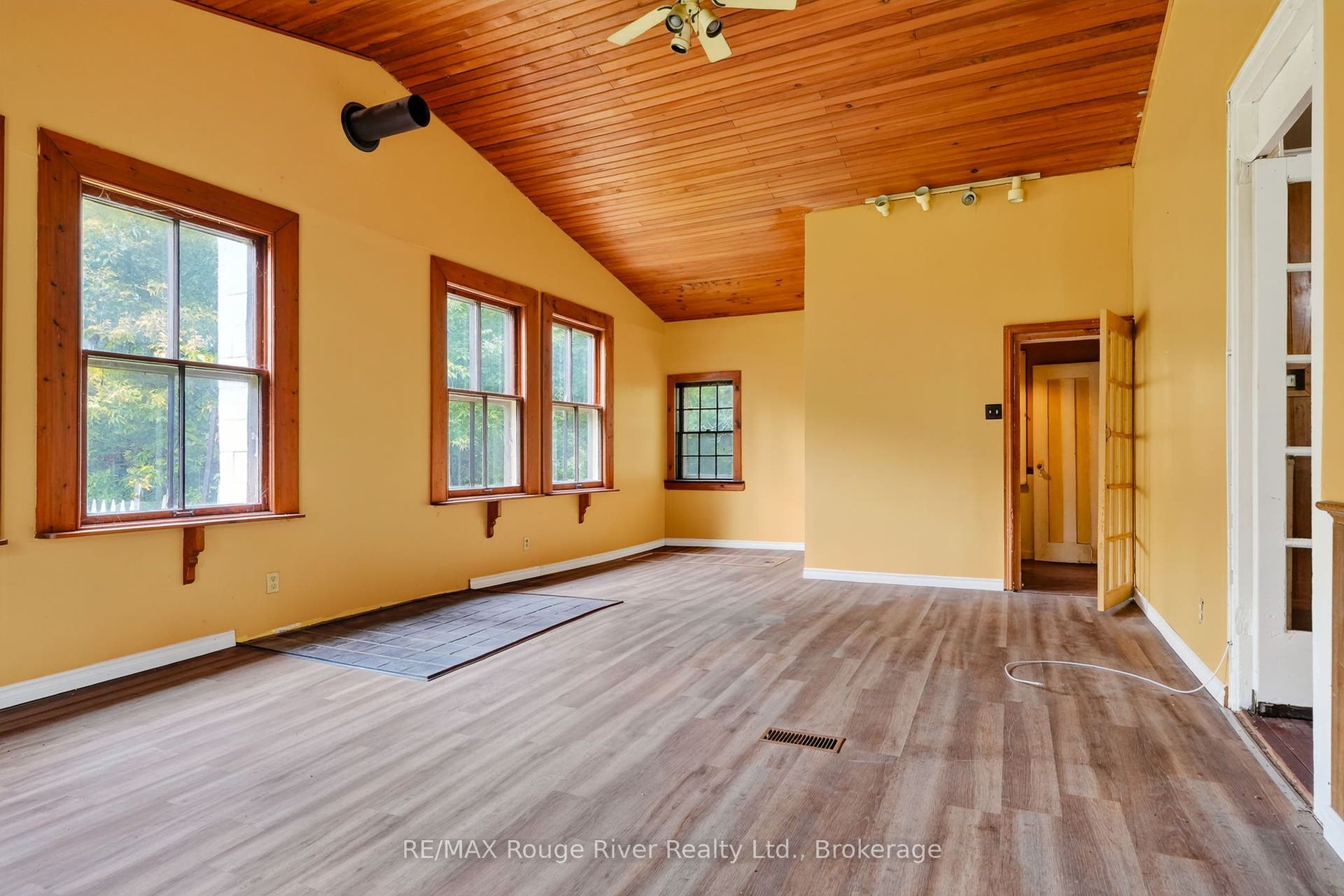 3756 Burnham Street N, Hamilton Township, Northumberland ON K9A 4J9