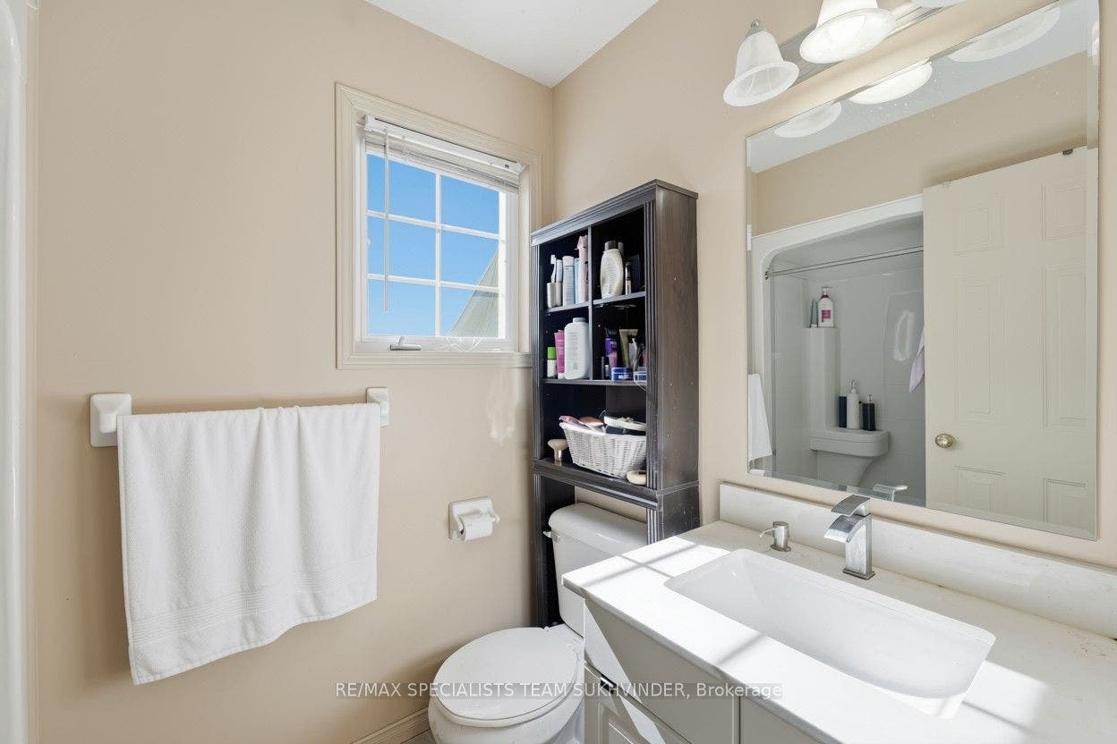 44 SINCLAIR Street, Guelph, Wellington ON N1L 1R8 Master Bedroom Ensuite