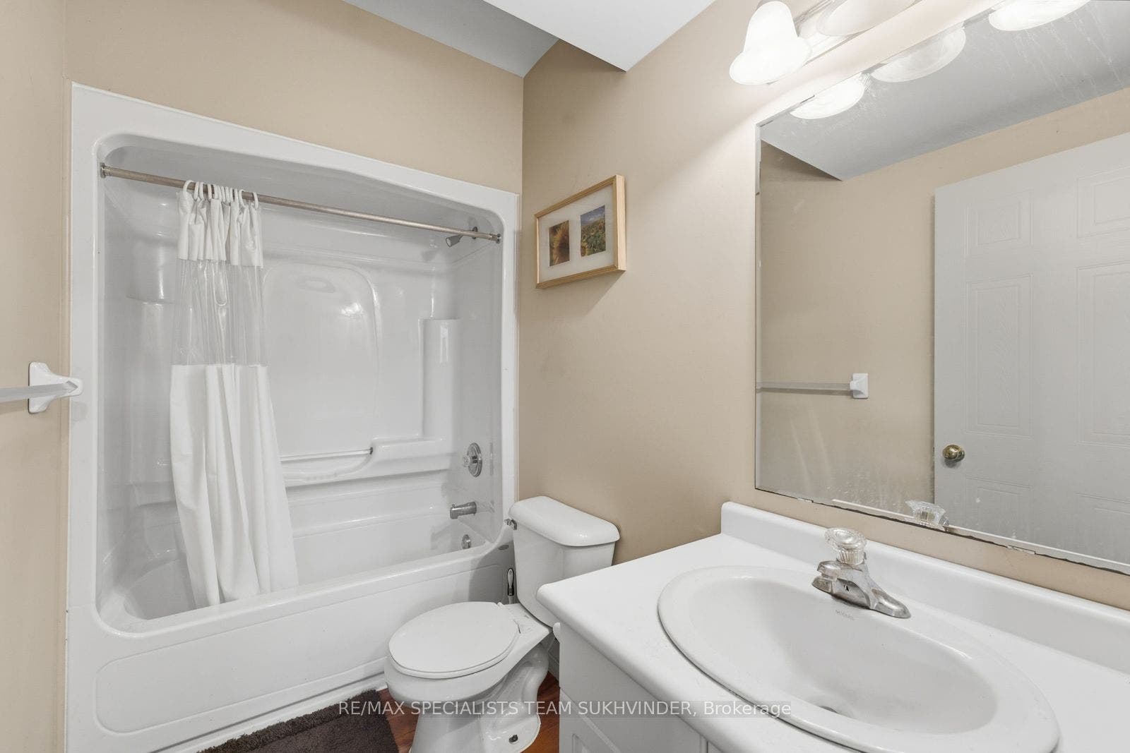 44 SINCLAIR Street, Guelph, Wellington ON N1L 1R8 3-Piece Washroom in Basement