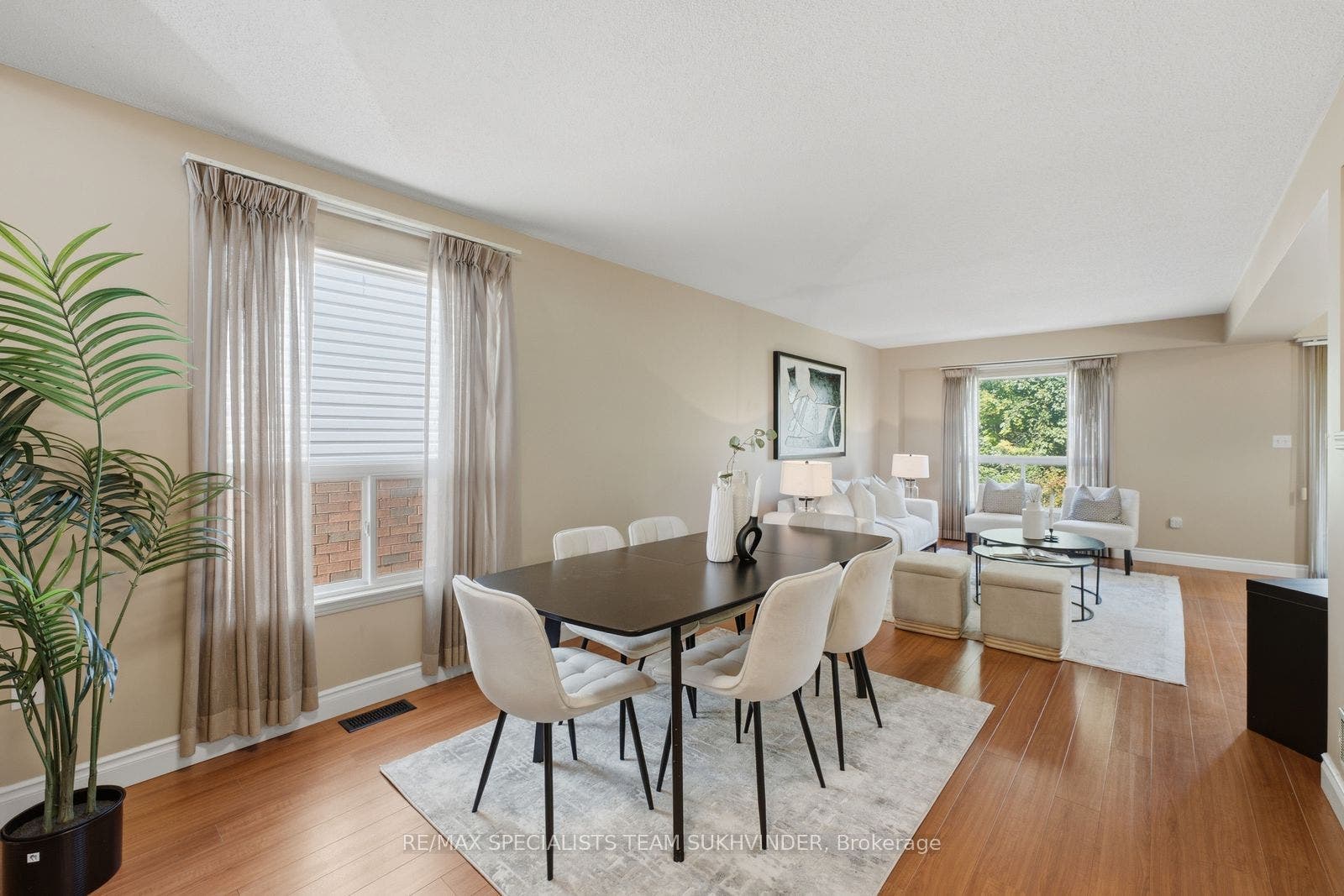 44 SINCLAIR Street, Guelph, Wellington ON N1L 1R8 Main Floor Dining Room