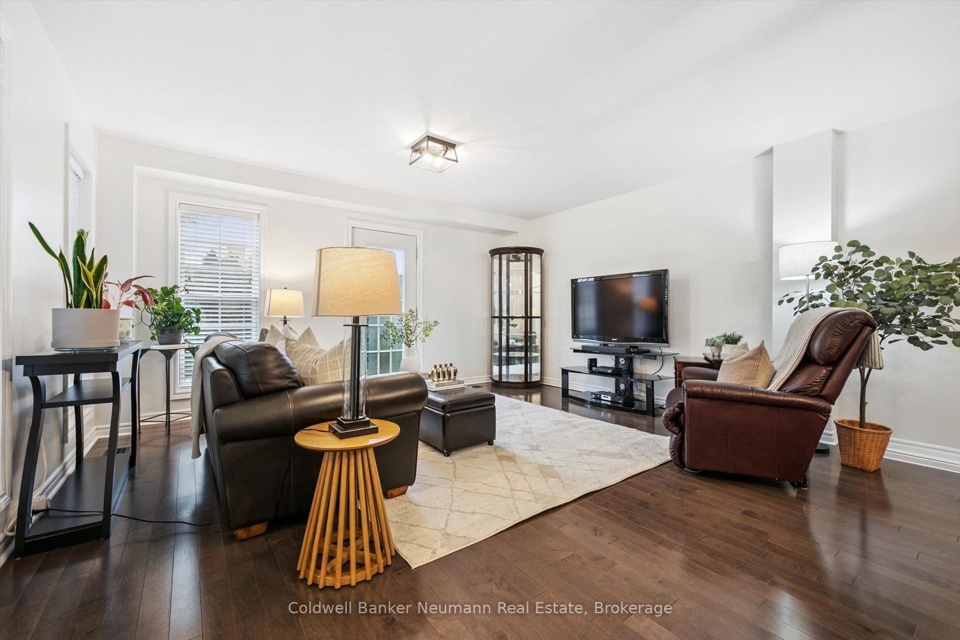 100 Frederick Drive, #9, Guelph, Wellington ON N1L 0H6 100 Frederick Drive, #9, Guelph, Wellington ON N1L 0H6