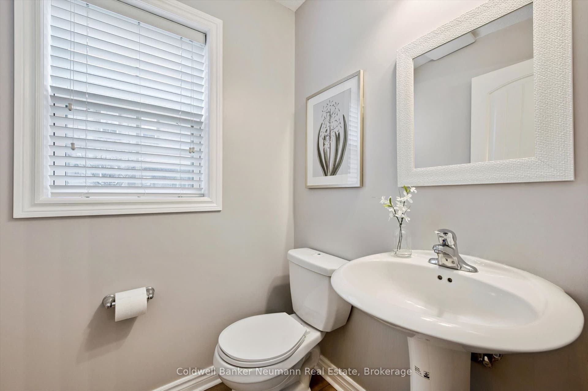 100 Frederick Drive, #9, Guelph, Wellington ON N1L 0H6 100 Frederick Drive, #9, Guelph, Wellington ON N1L 0H6
