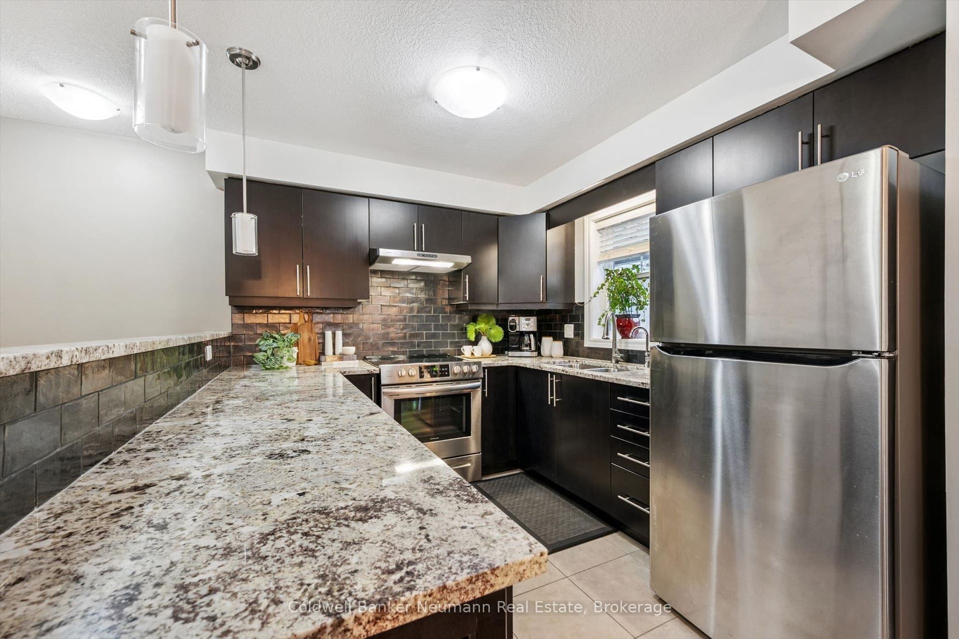 100 Frederick Drive, #9, Guelph, Wellington ON N1L 0H6 100 Frederick Drive, #9, Guelph, Wellington ON N1L 0H6