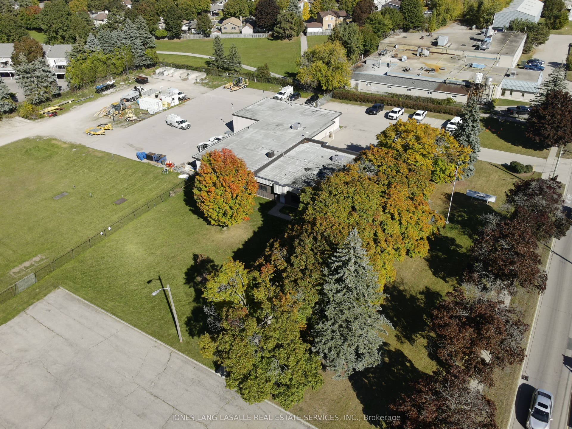 221 Avenue Road, Cambridge, Waterloo ON N1R 7Z1 221 Avenue Road, Cambridge, Waterloo ON N1R 7Z1