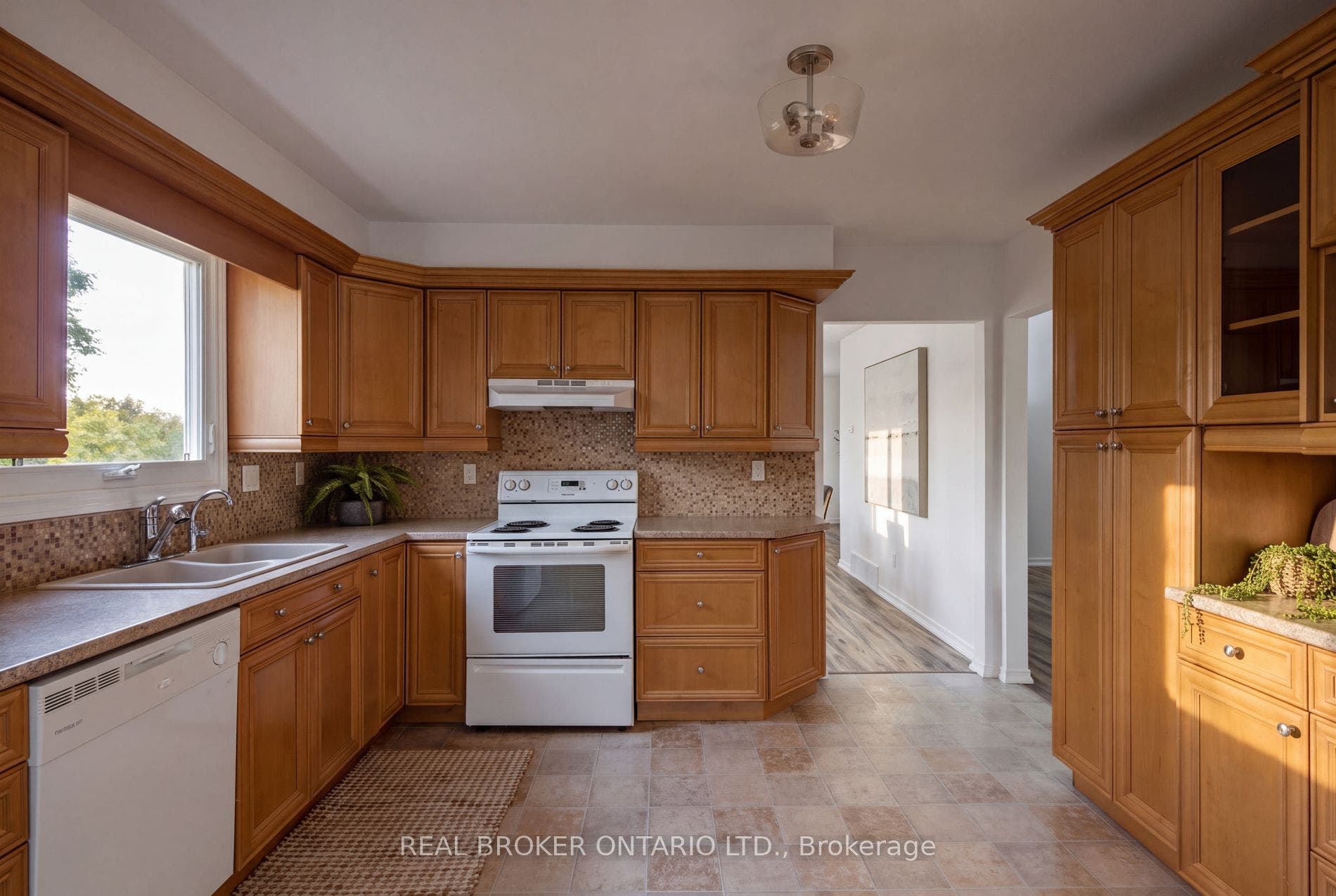 22 Ripley Crescent, Waterloo, Waterloo ON N2N 1V4 22 Ripley Crescent, Waterloo, Waterloo ON N2N 1V4