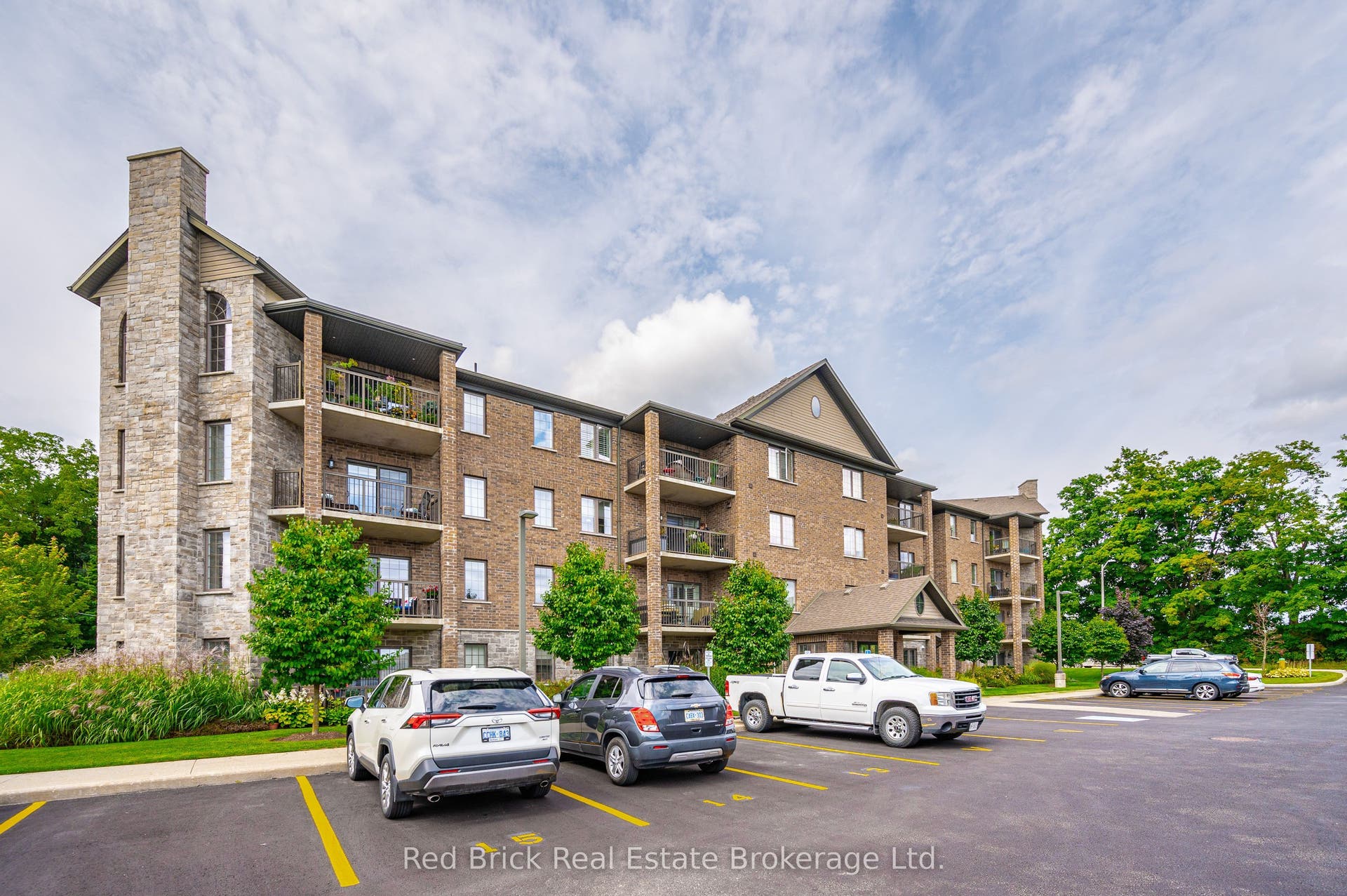 6492 Gerrie Road, #207, Centre Wellington, Wellington ON N0B 1S0 6492 Gerrie Road, #207, Centre Wellington, Wellington ON N0B 1S0