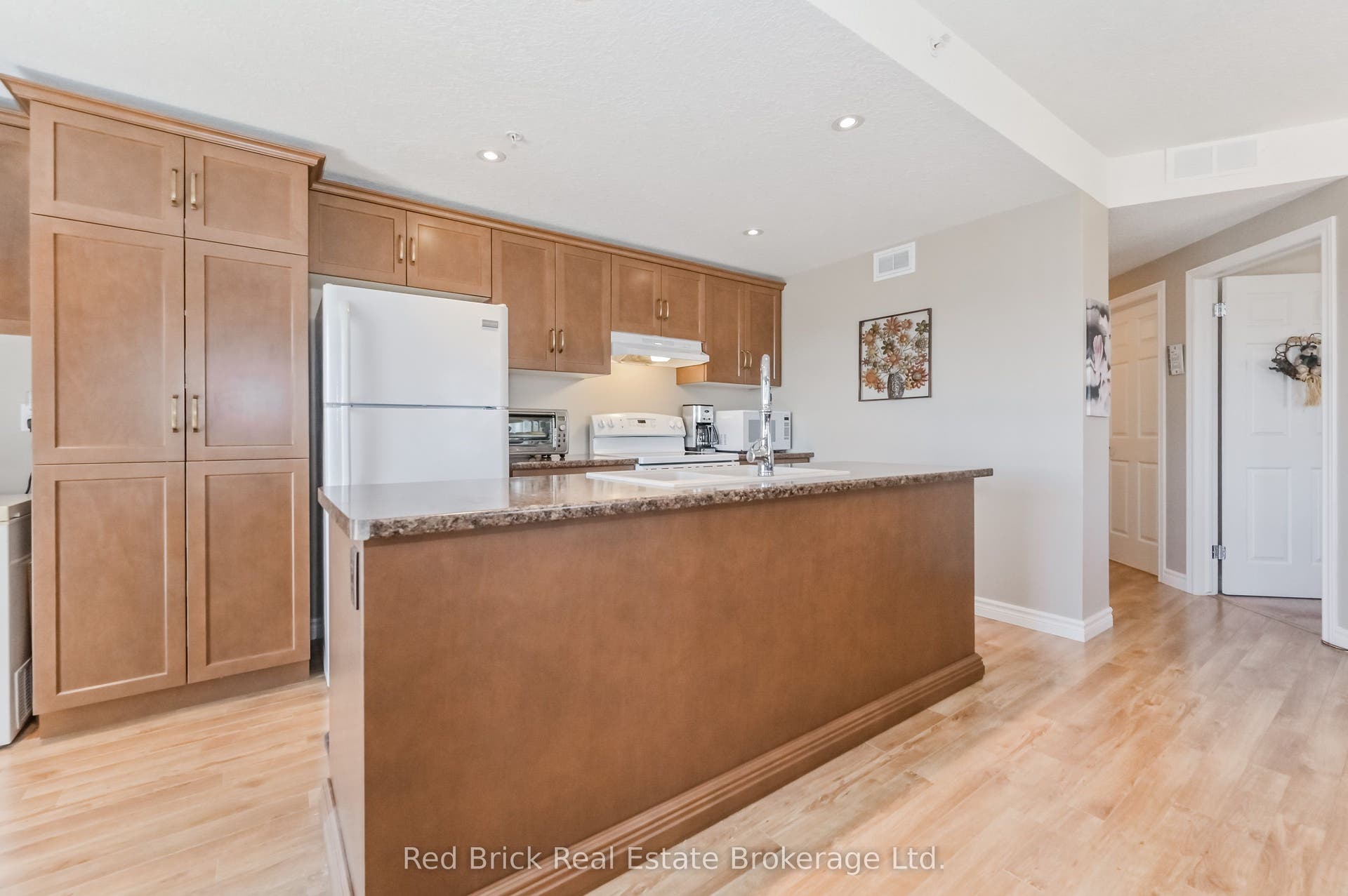 6492 Gerrie Road, #207, Centre Wellington, Wellington ON N0B 1S0 6492 Gerrie Road, #207, Centre Wellington, Wellington ON N0B 1S0