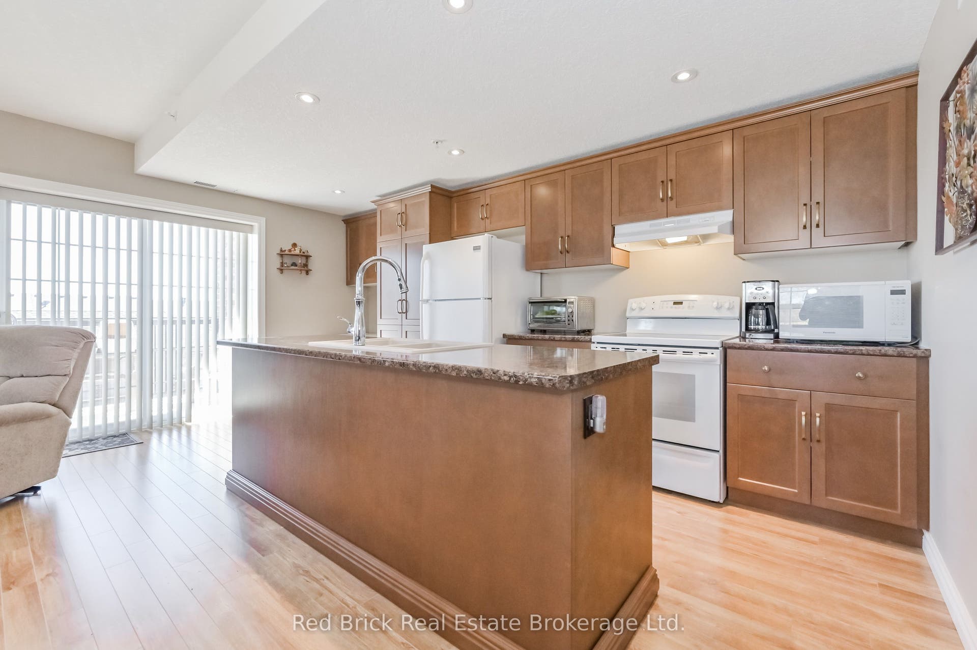 6492 Gerrie Road, #207, Centre Wellington, Wellington ON N0B 1S0 6492 Gerrie Road, #207, Centre Wellington, Wellington ON N0B 1S0