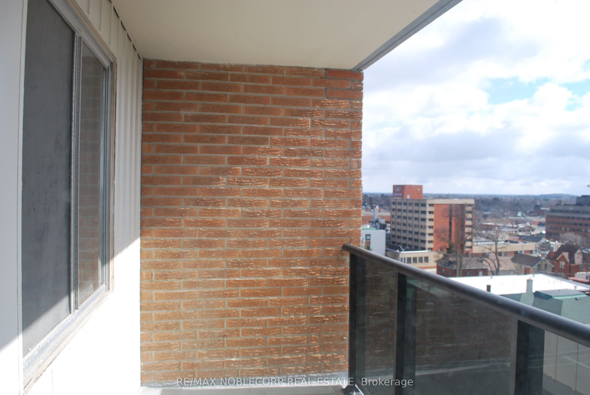 64 Benton Street, #901, Kitchener, Waterloo ON N2G 4L9 64 Benton Street, #901, Kitchener, Waterloo ON N2G 4L9