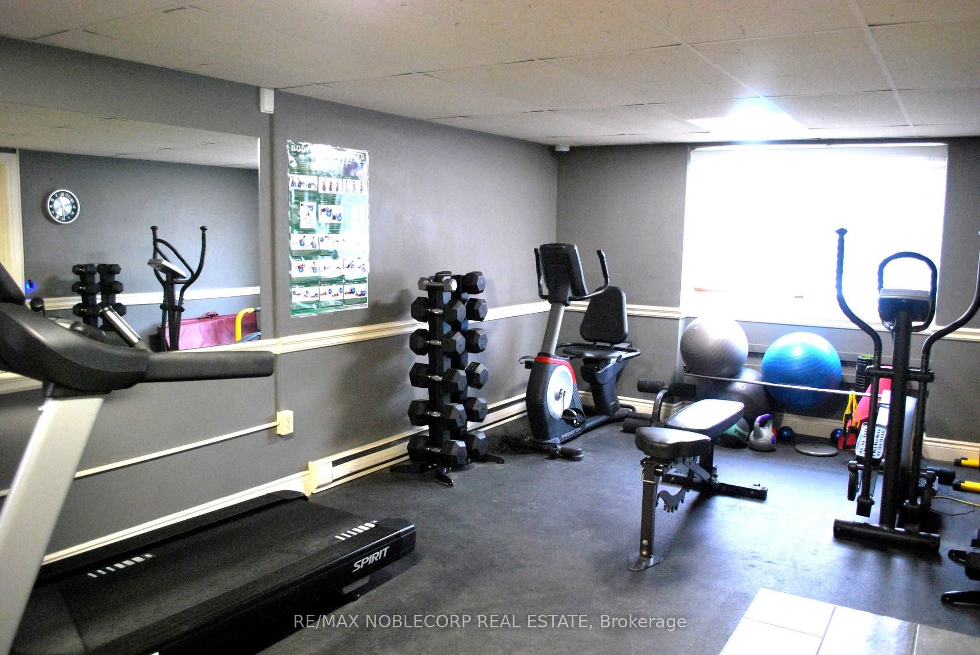 64 Benton Street, #901, Kitchener, Waterloo ON N2G 4L9 64 Benton Street, #901, Kitchener, Waterloo ON N2G 4L9