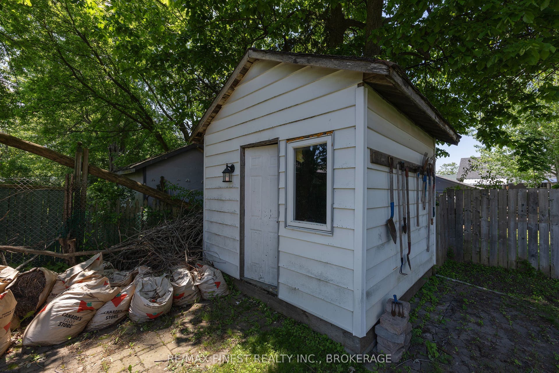 734 Portsmouth Avenue, Kingston, Frontenac ON K7M 1W5 734 Portsmouth Avenue, Kingston, Frontenac ON K7M 1W5