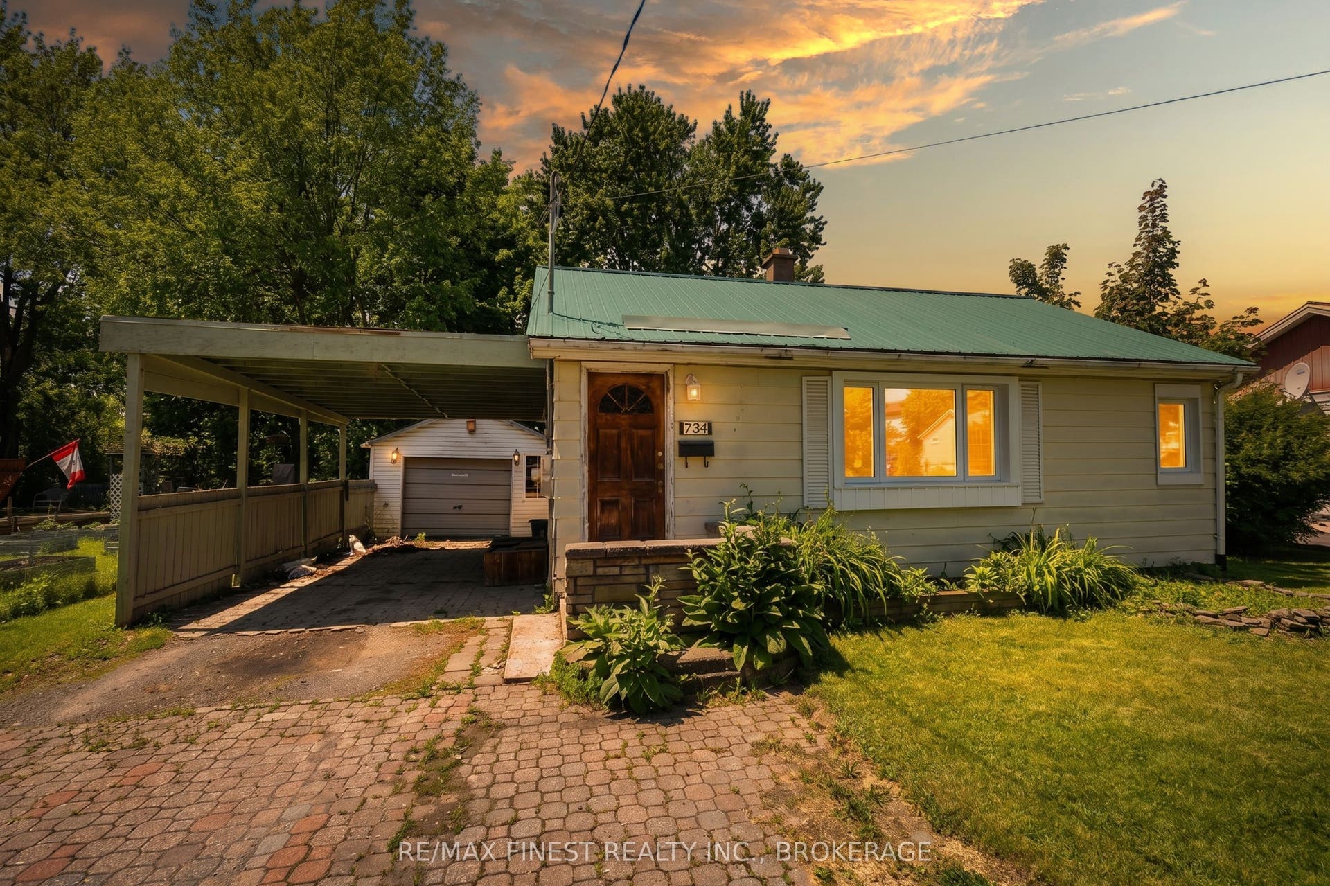 734 Portsmouth Avenue, Kingston, Frontenac ON K7M 1W5 734 Portsmouth Avenue, Kingston, Frontenac ON K7M 1W5