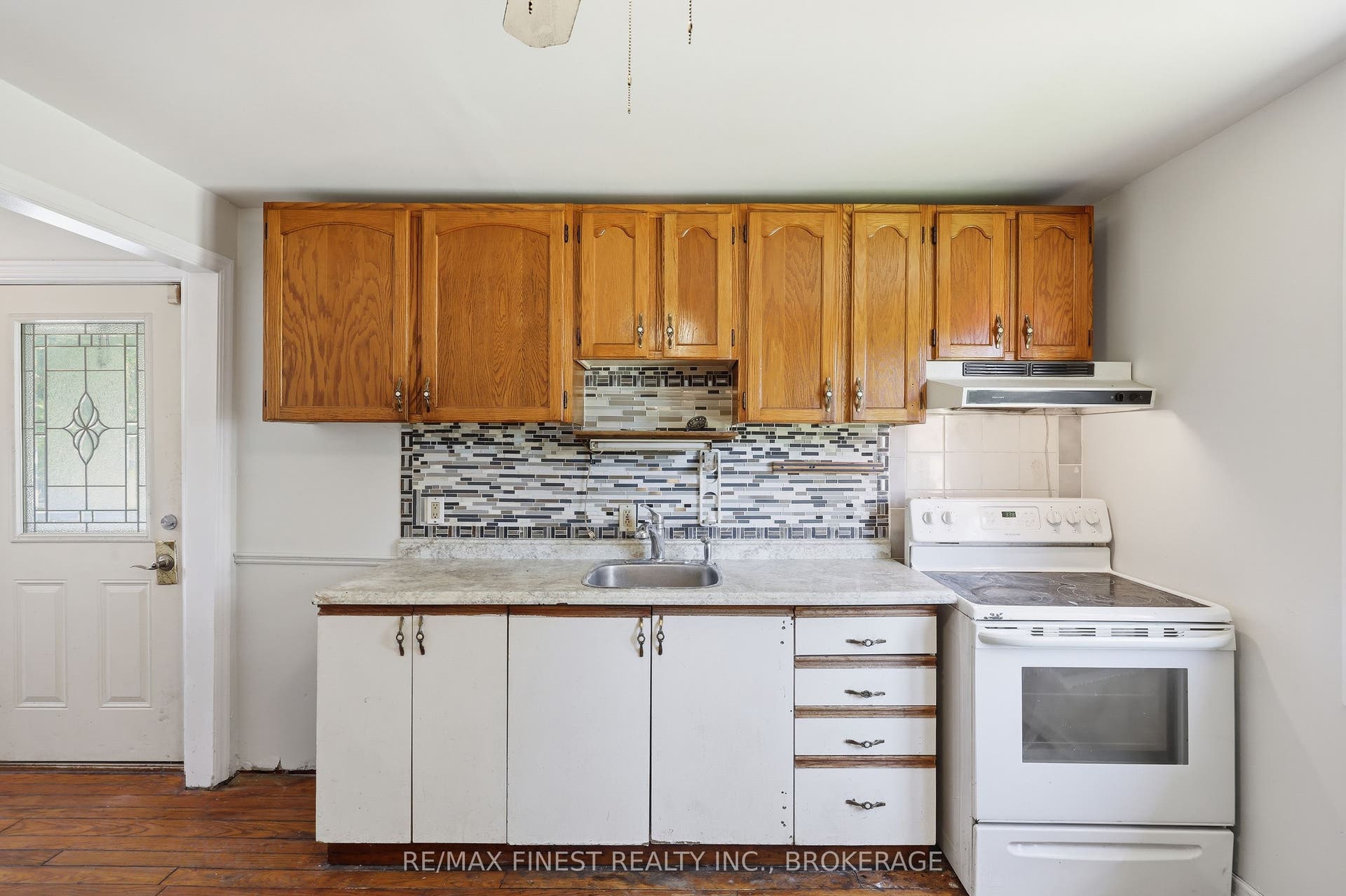 734 Portsmouth Avenue, Kingston, Frontenac ON K7M 1W5 734 Portsmouth Avenue, Kingston, Frontenac ON K7M 1W5