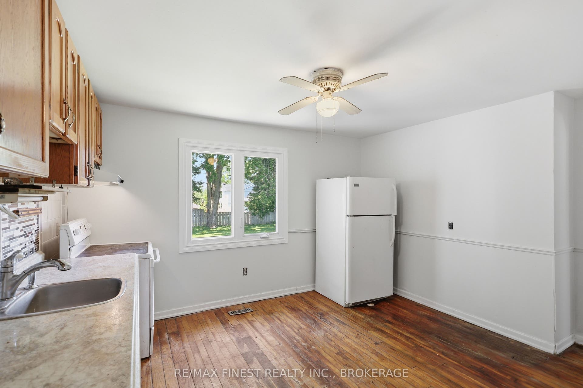 734 Portsmouth Avenue, Kingston, Frontenac ON K7M 1W5 734 Portsmouth Avenue, Kingston, Frontenac ON K7M 1W5