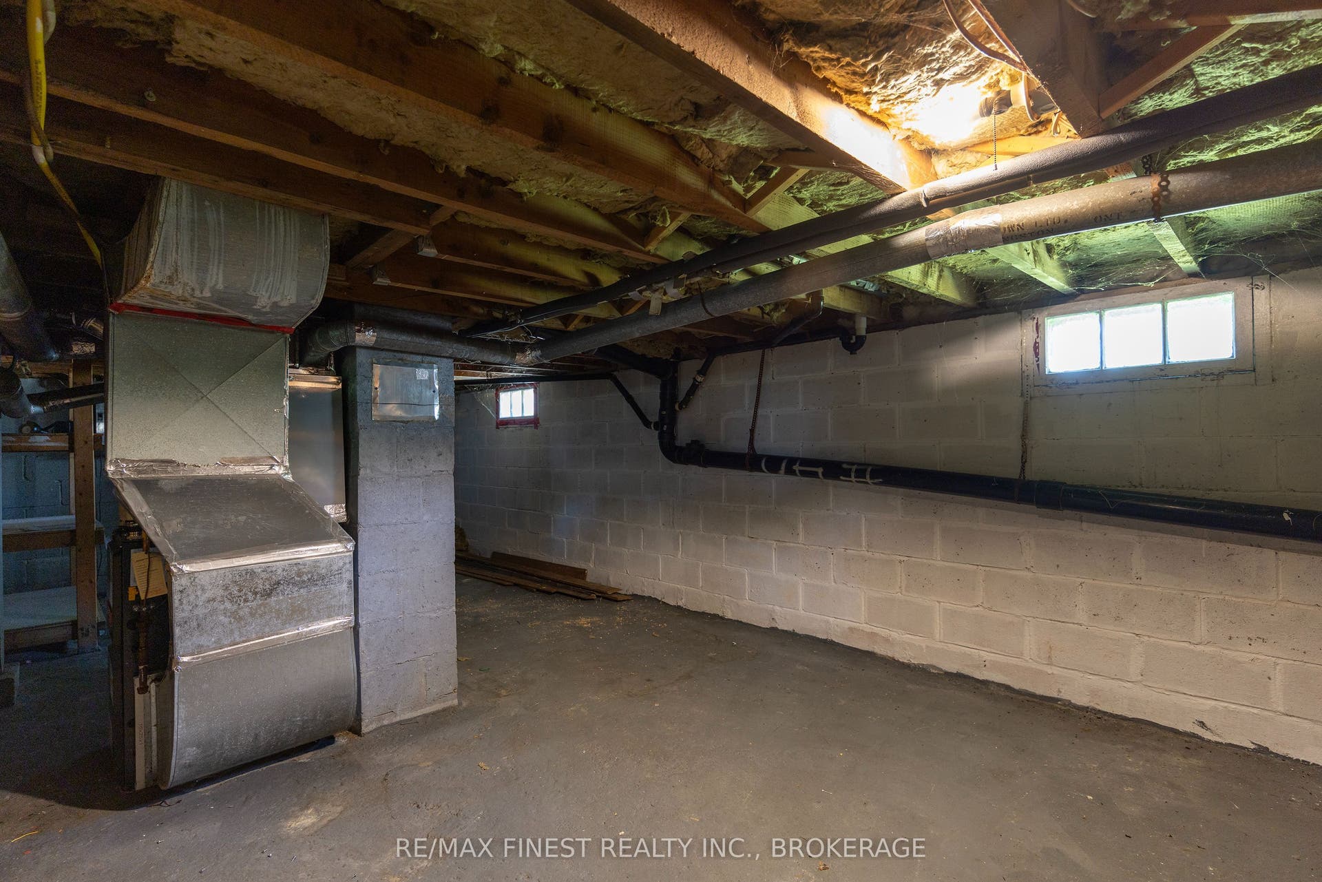 734 Portsmouth Avenue, Kingston, Frontenac ON K7M 1W5 734 Portsmouth Avenue, Kingston, Frontenac ON K7M 1W5