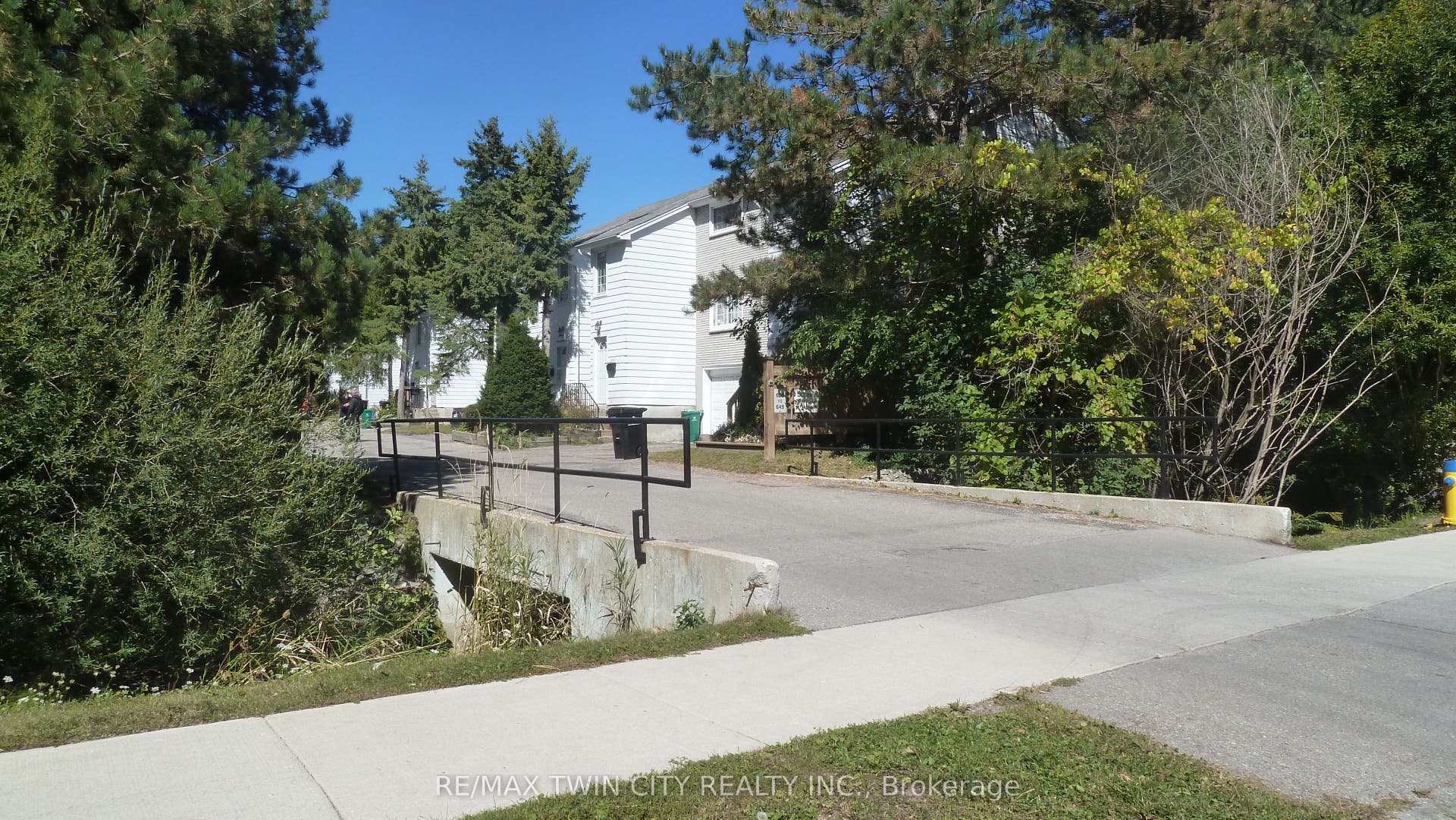 647 Albert Street, #4, Waterloo, Waterloo ON N2L 3V5 647 Albert Street, #4, Waterloo, Waterloo ON N2L 3V5