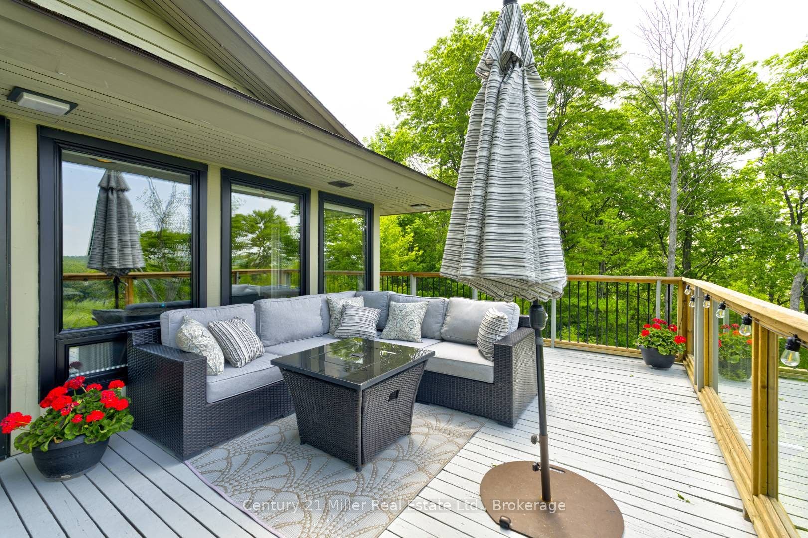 50 Greensview Drive, Kitchener, Waterloo ON N2P 2E6 50 Greensview Drive, Kitchener, Waterloo ON N2P 2E6