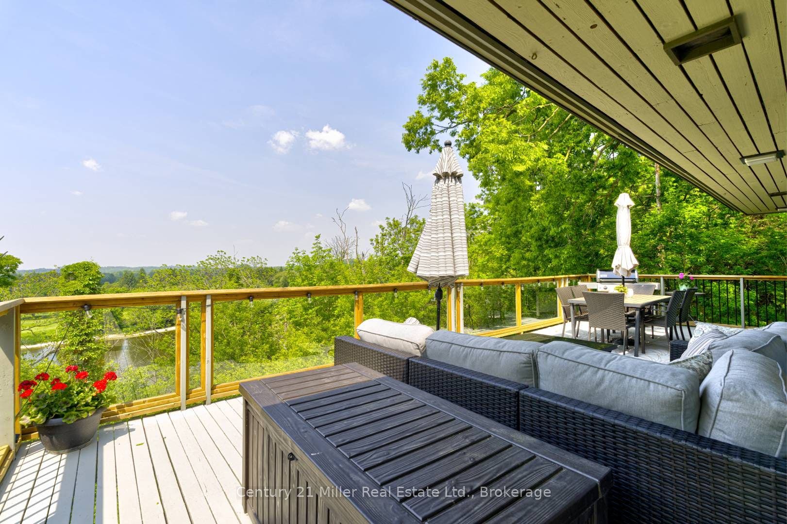 50 Greensview Drive, Kitchener, Waterloo ON N2P 2E6 50 Greensview Drive, Kitchener, Waterloo ON N2P 2E6