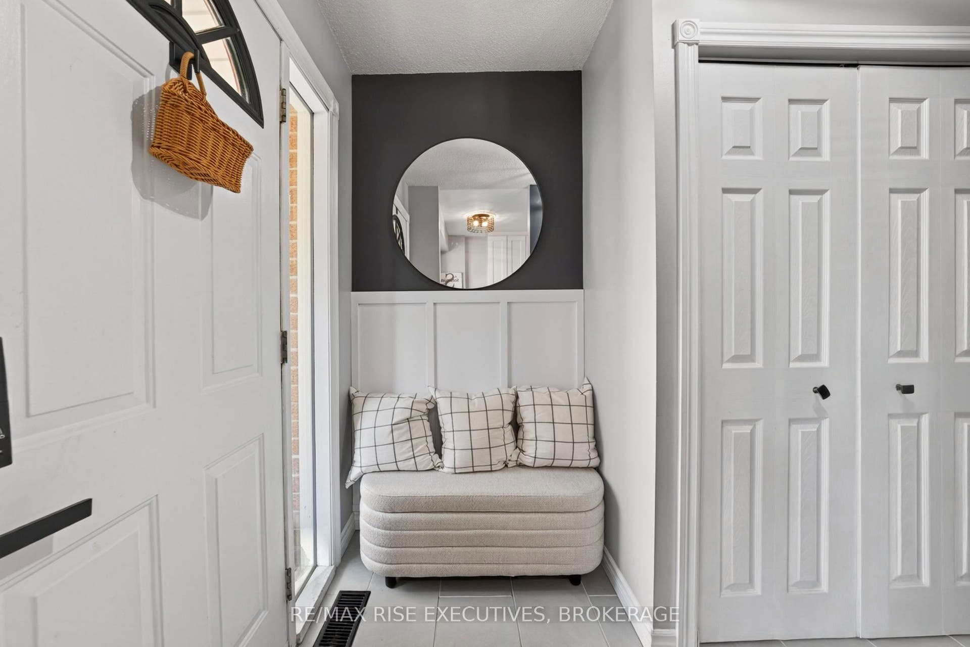 1032 Lombardy Street, Kingston, Frontenac ON K7M 8M6