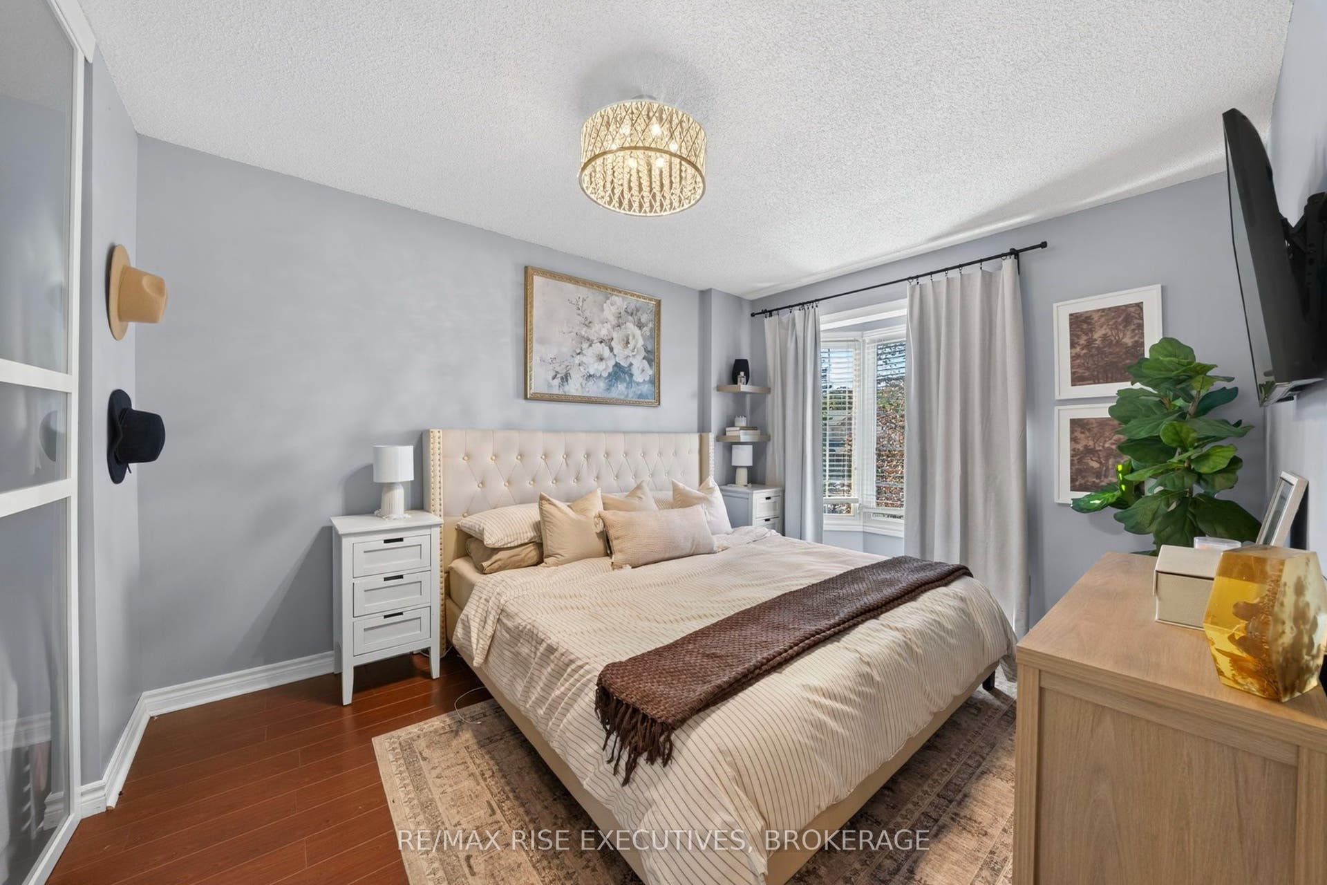 1032 Lombardy Street, Kingston, Frontenac ON K7M 8M6