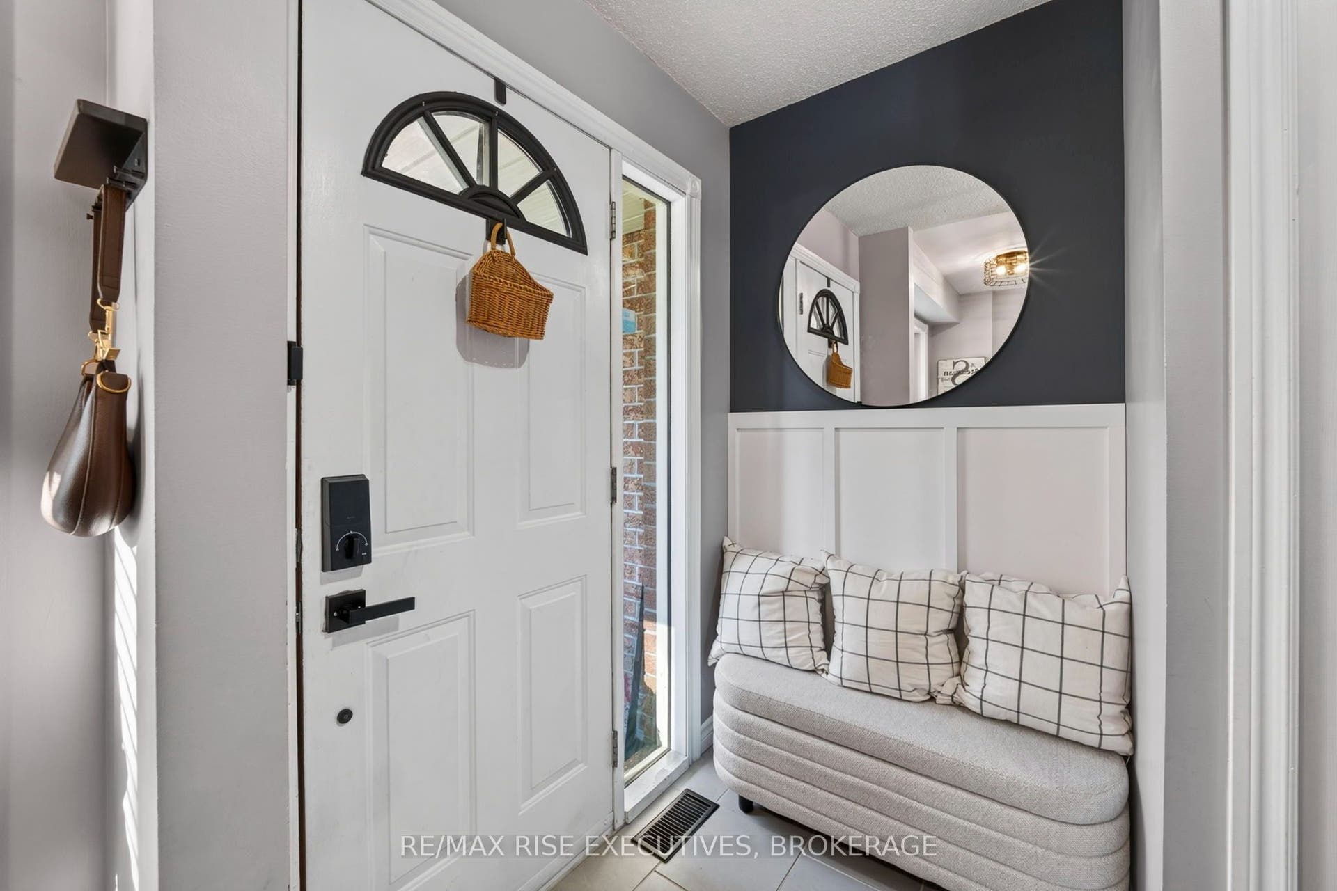 1032 Lombardy Street, Kingston, Frontenac ON K7M 8M6