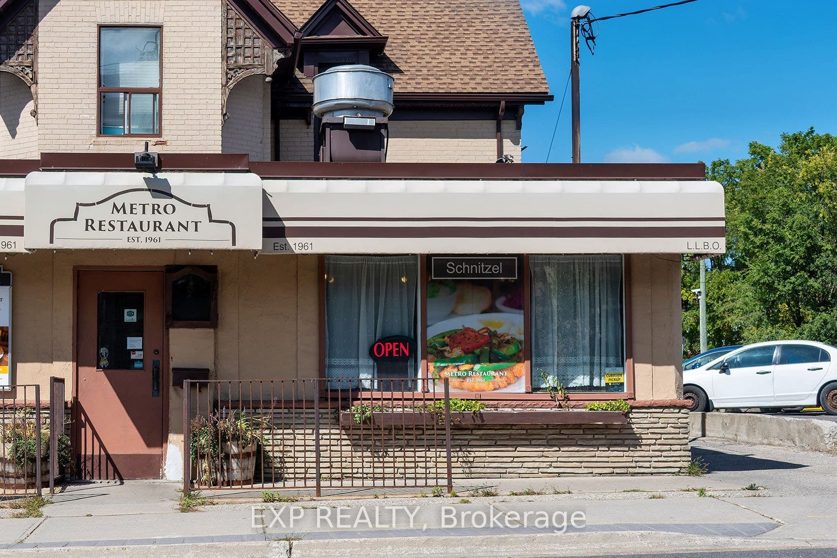 115 Victoria Street N, Kitchener, Waterloo ON N2H 5C3 115 Victoria Street N, Kitchener, Waterloo ON N2H 5C3