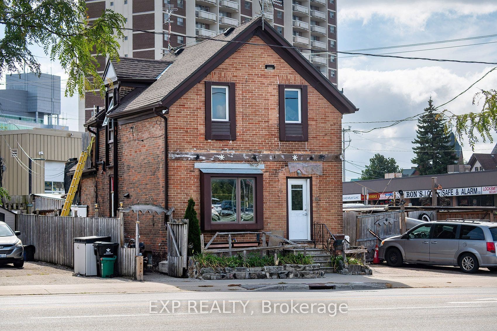 115 Victoria Street N, Kitchener, Waterloo ON N2H 5C3 115 Victoria Street N, Kitchener, Waterloo ON N2H 5C3