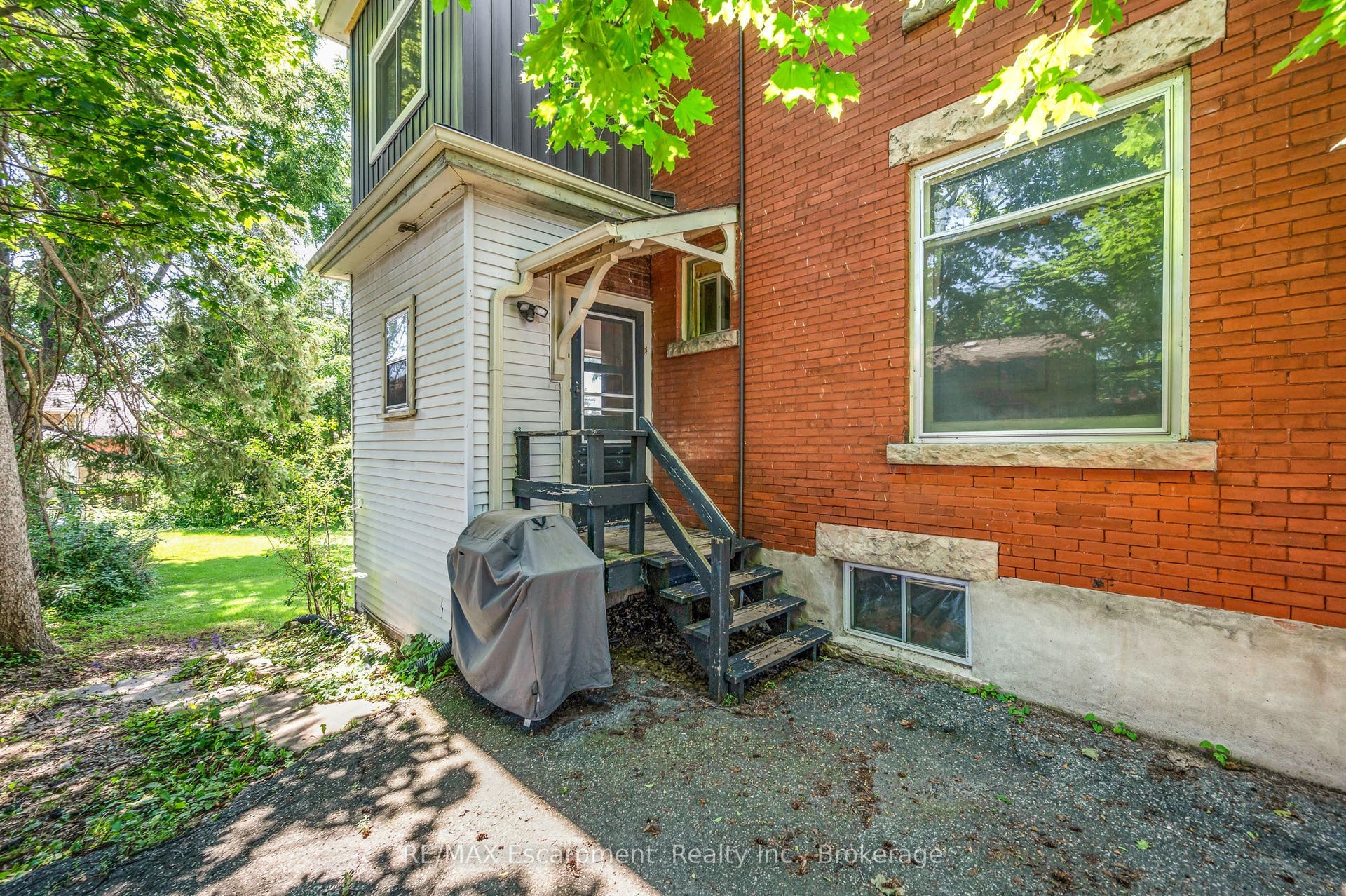 458 Woolwich Street, Guelph, Wellington ON N1H 3X5 458 Woolwich Street, Guelph, Wellington ON N1H 3X5
