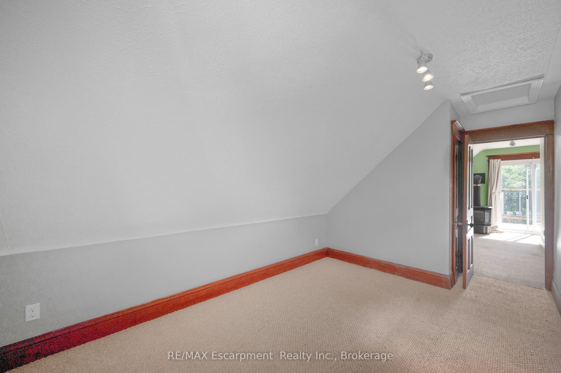 458 Woolwich Street, Guelph, Wellington ON N1H 3X5 458 Woolwich Street, Guelph, Wellington ON N1H 3X5