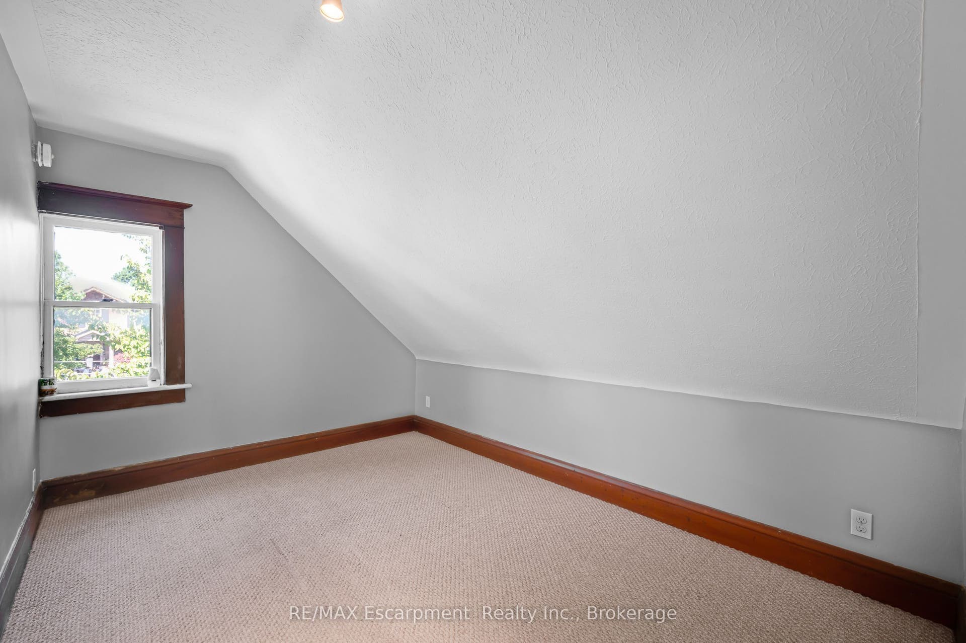 458 Woolwich Street, Guelph, Wellington ON N1H 3X5 458 Woolwich Street, Guelph, Wellington ON N1H 3X5
