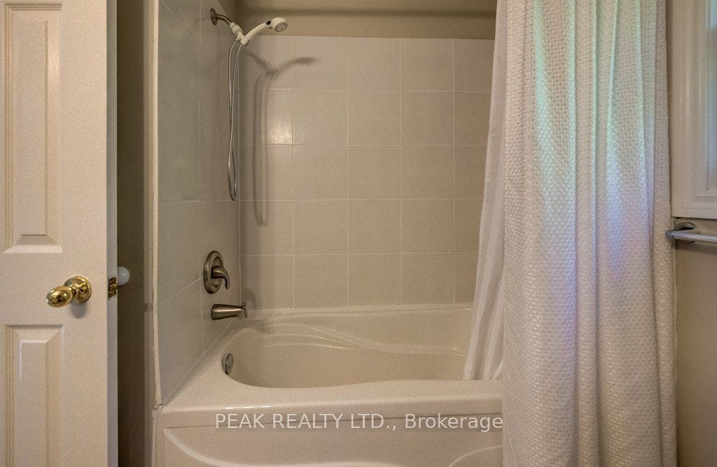 590 Willow Road, Guelph, Wellington ON N1H 7M5 590 Willow Road, Guelph, Wellington ON N1H 7M5