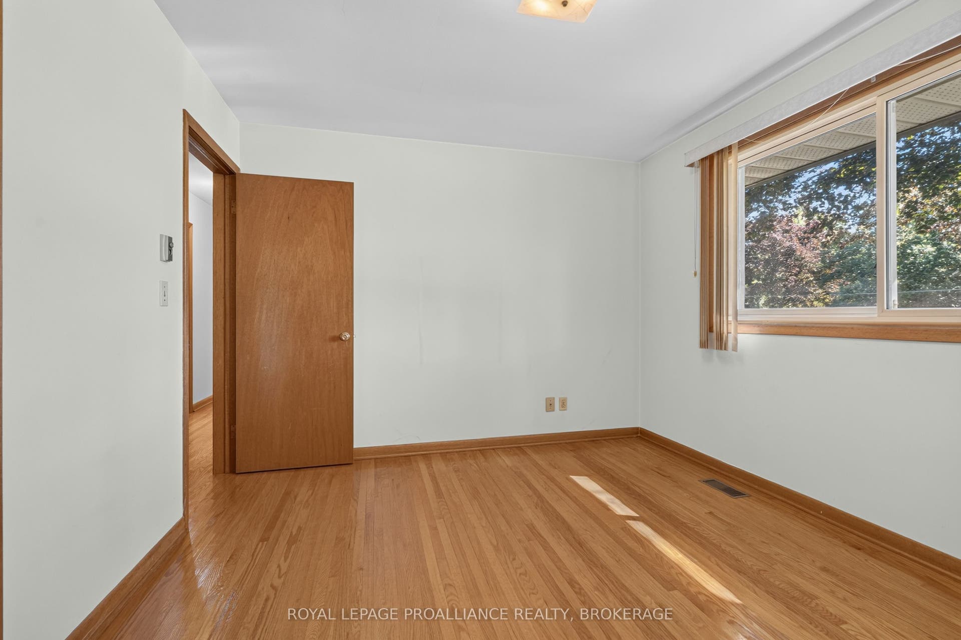 9 Dianna Street, Kingston, Frontenac ON K7L 4V1