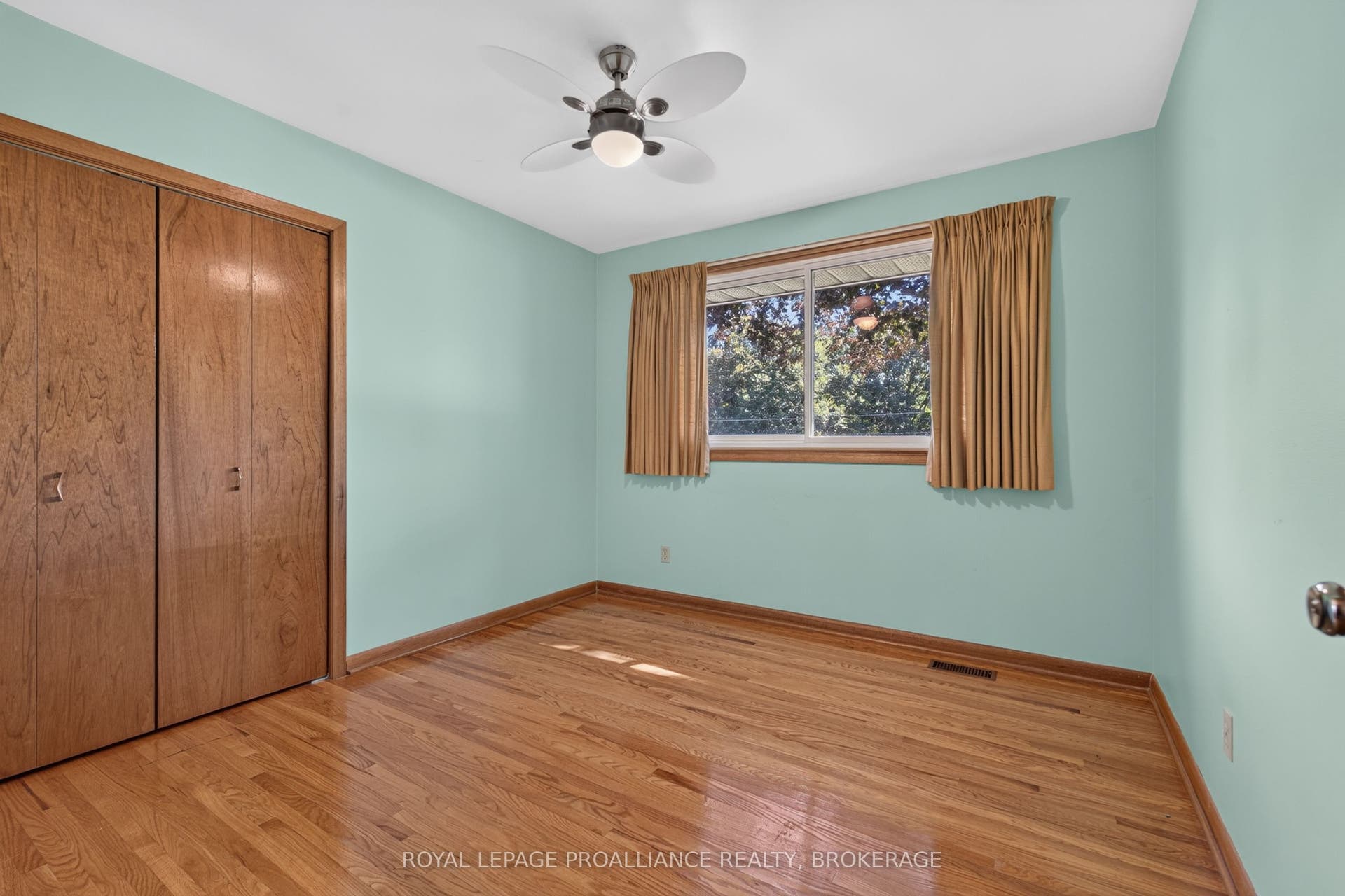 9 Dianna Street, Kingston, Frontenac ON K7L 4V1