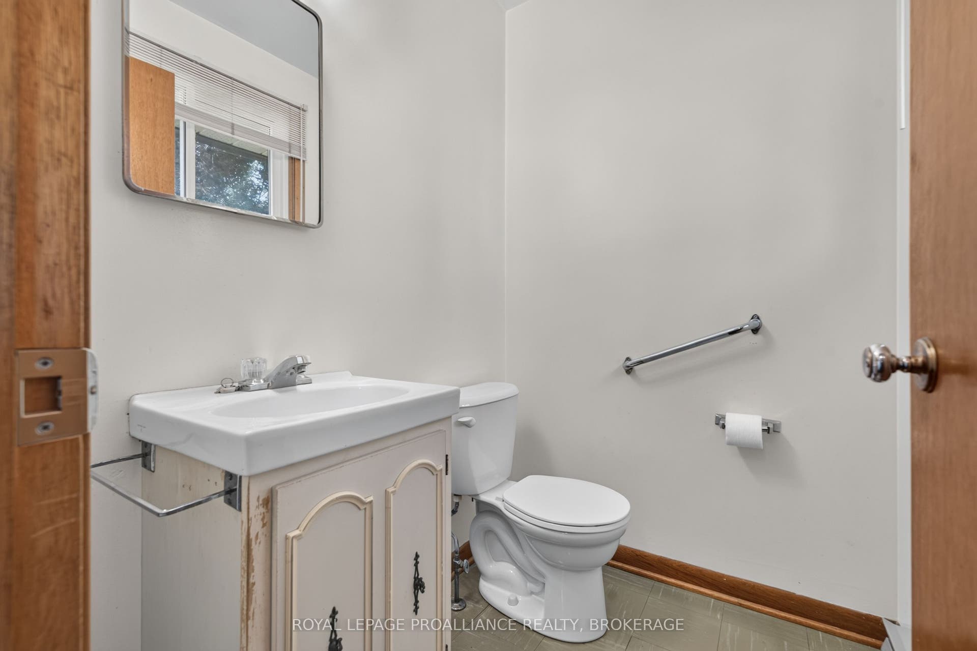 9 Dianna Street, Kingston, Frontenac ON K7L 4V1
