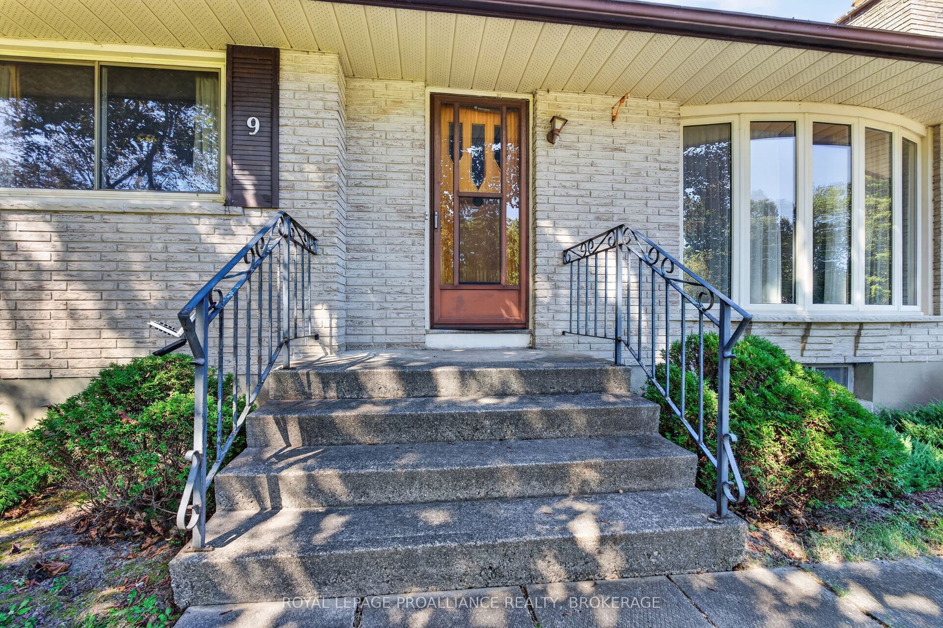 9 Dianna Street, Kingston, Frontenac ON K7L 4V1