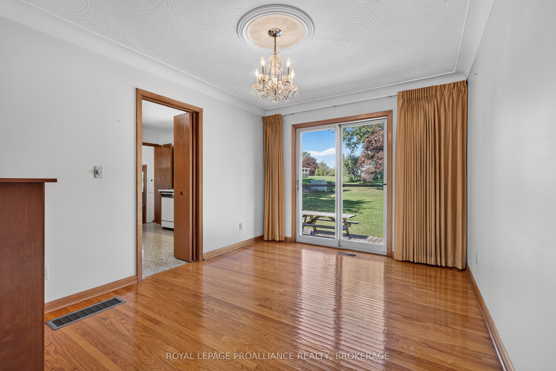 9 Dianna Street, Kingston, Frontenac ON K7L 4V1