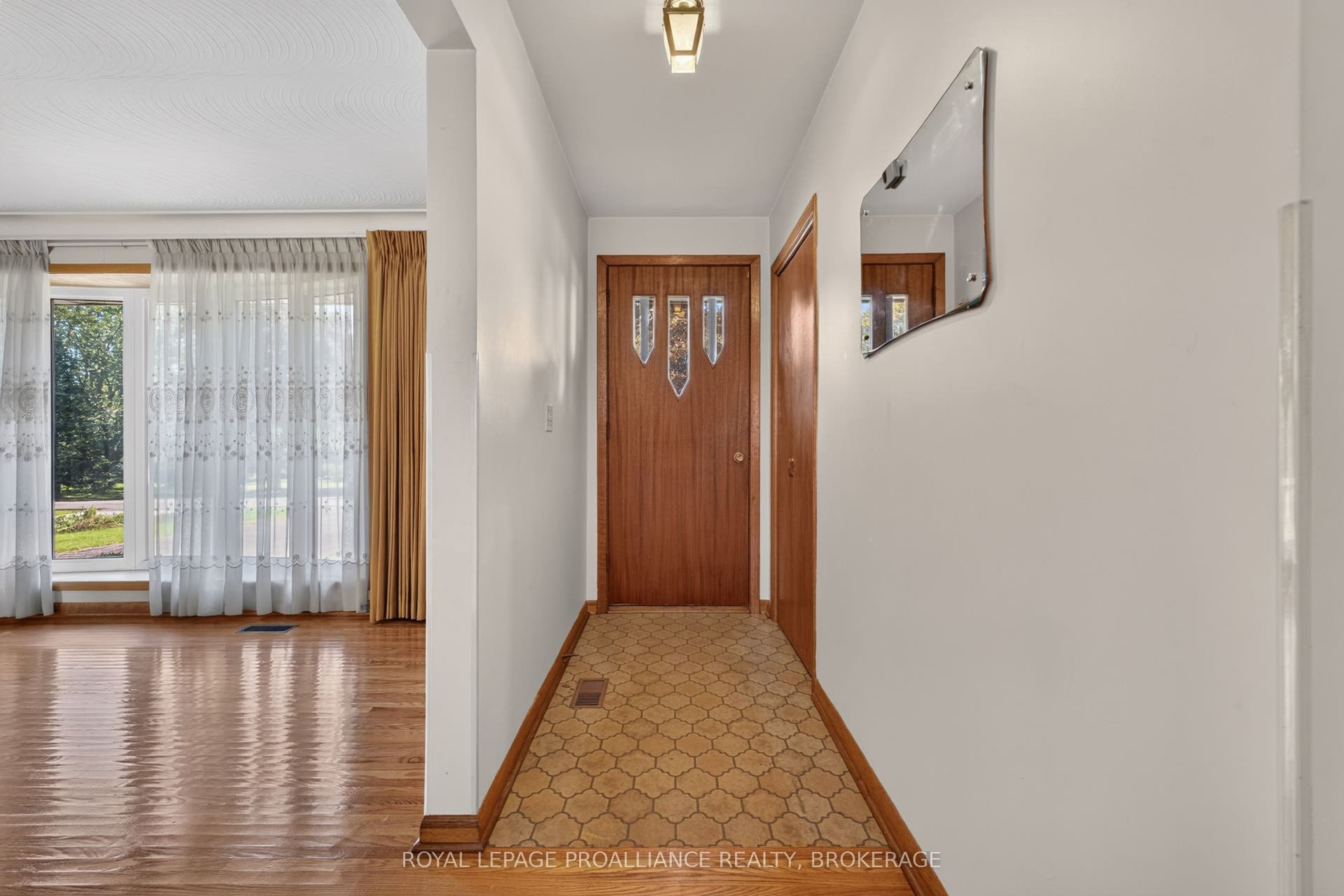 9 Dianna Street, Kingston, Frontenac ON K7L 4V1