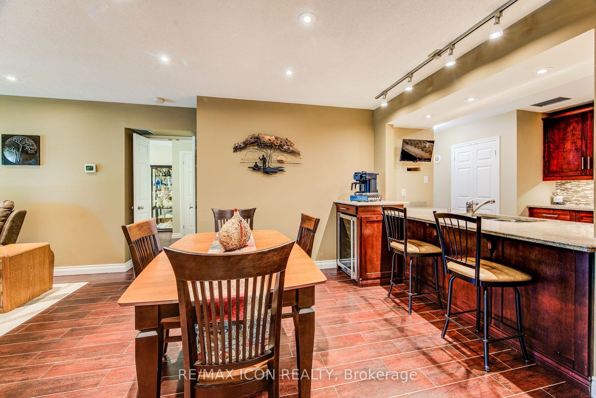 45 Blue Springs Drive, #32, Waterloo, Waterloo ON N2J 4P1 45 Blue Springs Drive, #32, Waterloo, Waterloo ON N2J 4P1