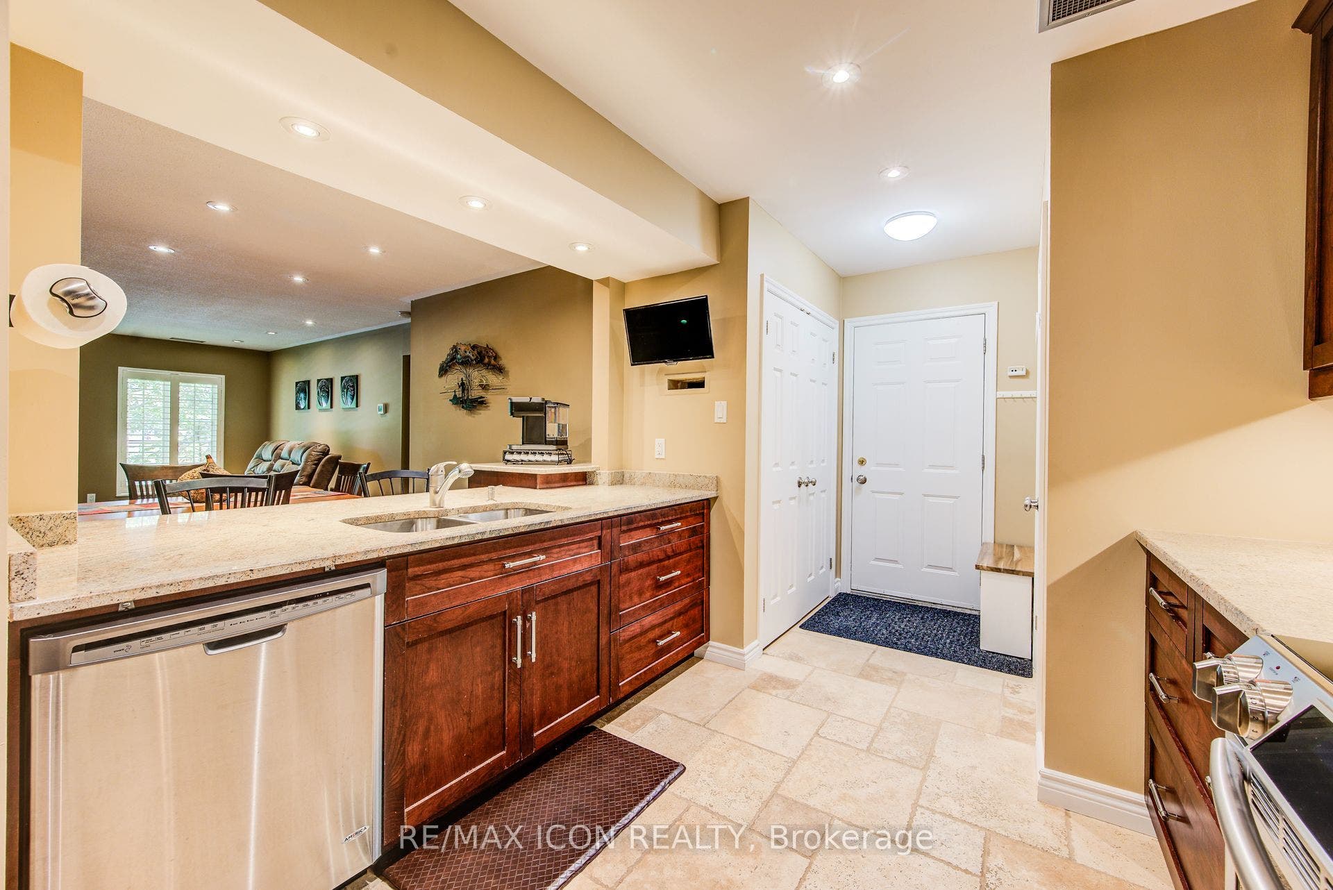 45 Blue Springs Drive, #32, Waterloo, Waterloo ON N2J 4P1 45 Blue Springs Drive, #32, Waterloo, Waterloo ON N2J 4P1