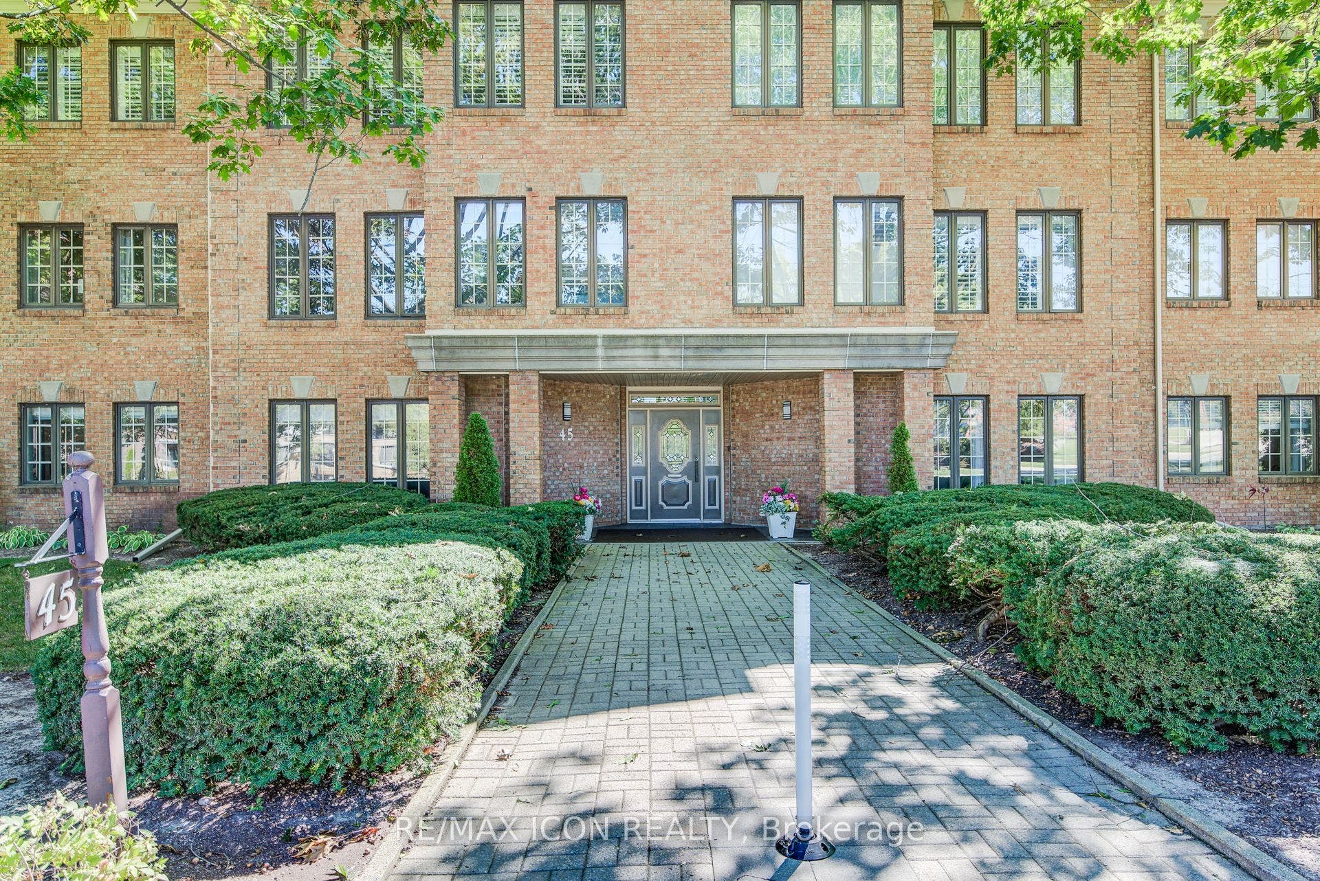 45 Blue Springs Drive, #32, Waterloo, Waterloo ON N2J 4P1 45 Blue Springs Drive, #32, Waterloo, Waterloo ON N2J 4P1