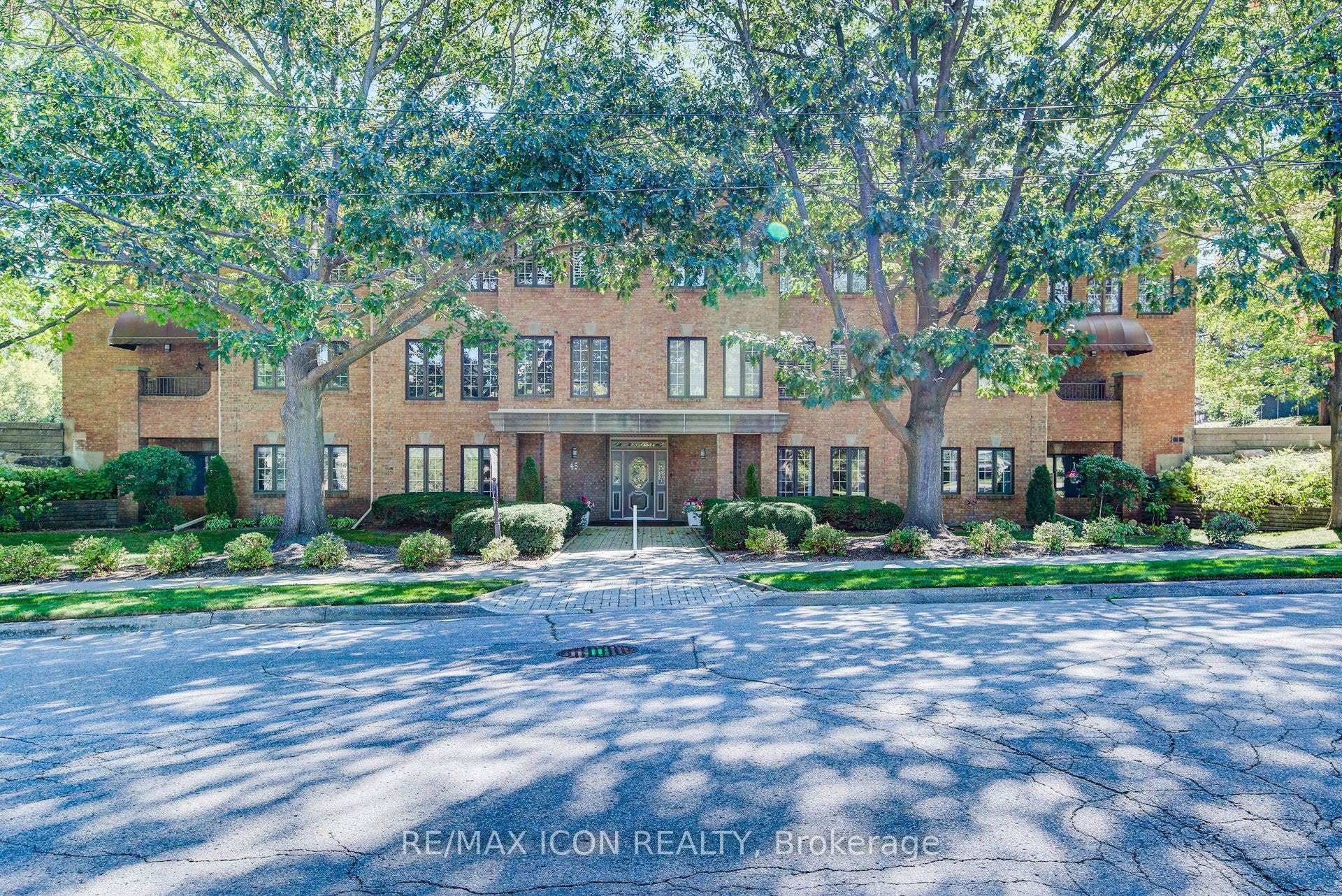 45 Blue Springs Drive, #32, Waterloo, Waterloo ON N2J 4P1 45 Blue Springs Drive, #32, Waterloo, Waterloo ON N2J 4P1