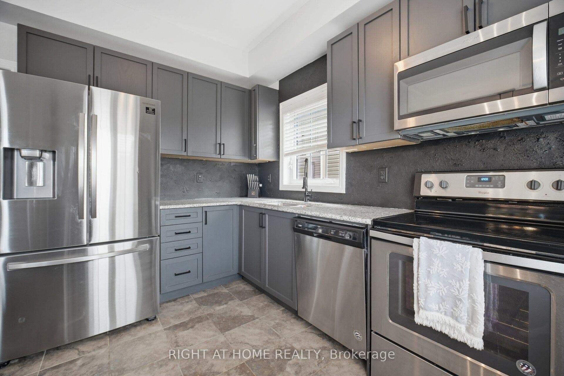 88 Decorso Drive, #73, Guelph, Wellington ON N1L 0A1 88 Decorso Drive, #73, Guelph, Wellington ON N1L 0A1