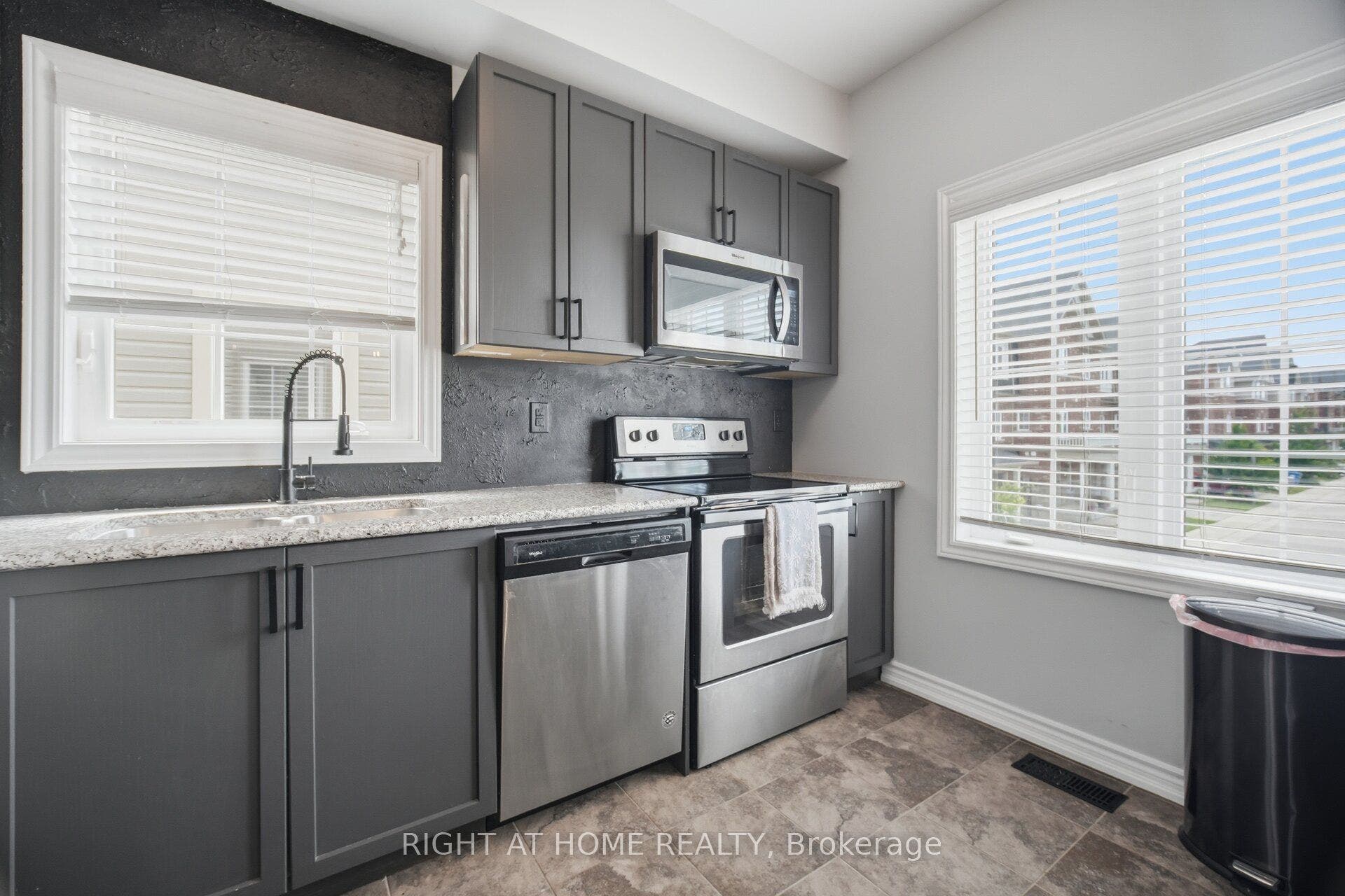 88 Decorso Drive, #73, Guelph, Wellington ON N1L 0A1 88 Decorso Drive, #73, Guelph, Wellington ON N1L 0A1