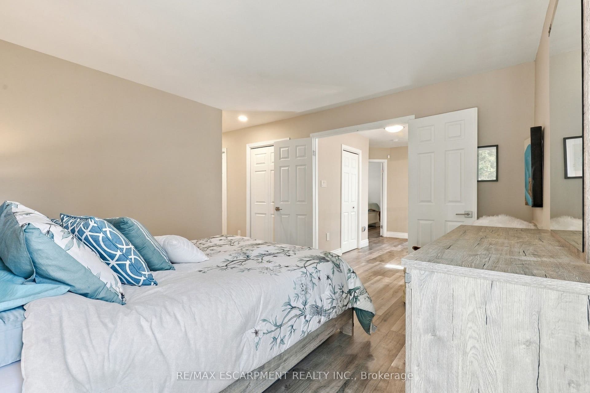 55 Darby Road, Guelph, Wellington ON N1K 1R6 55 Darby Road, Guelph, Wellington ON N1K 1R6