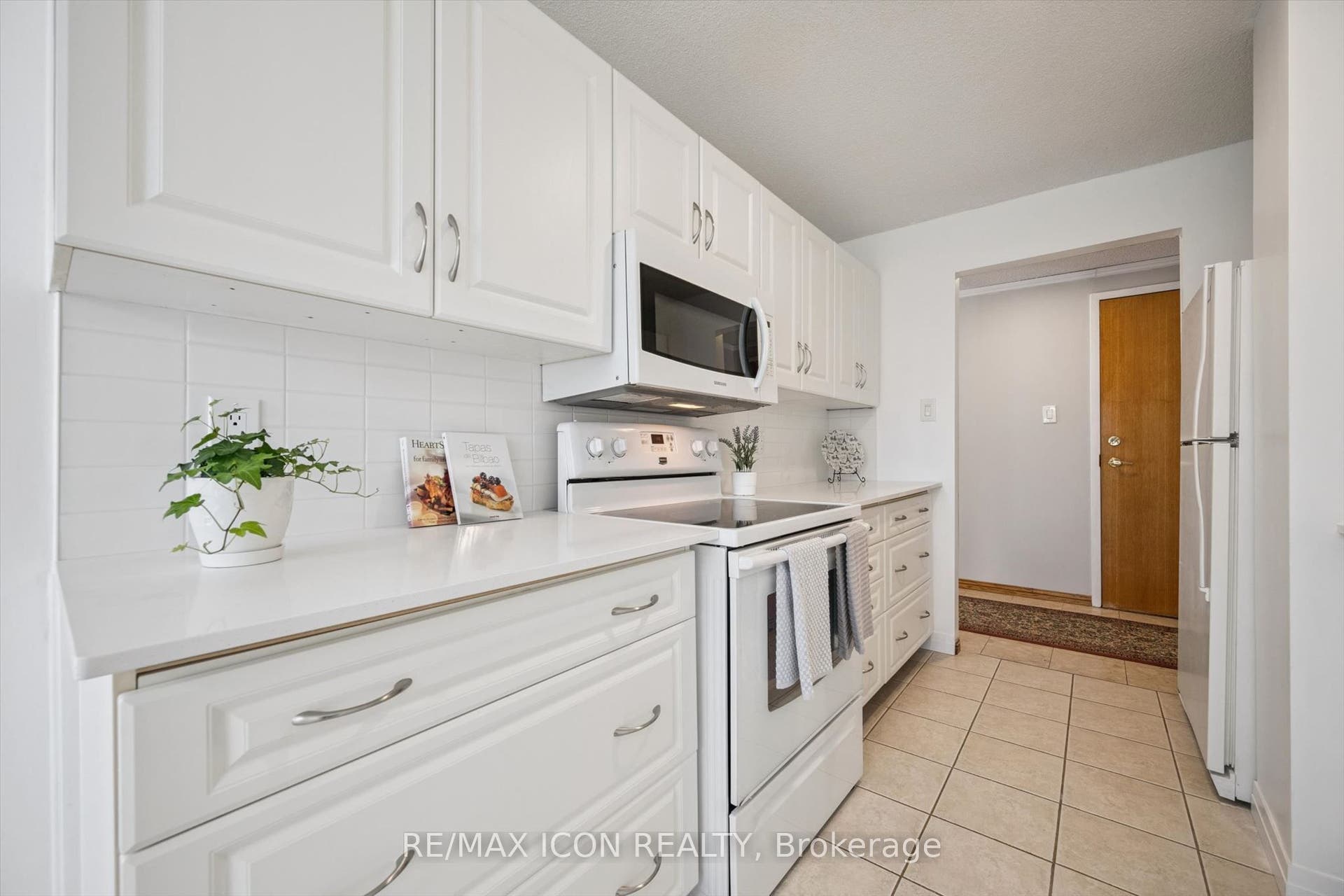 55 Blue Springs Drive, #311, Waterloo, Waterloo ON N2J 4T3 55 Blue Springs Drive, #311, Waterloo, Waterloo ON N2J 4T3