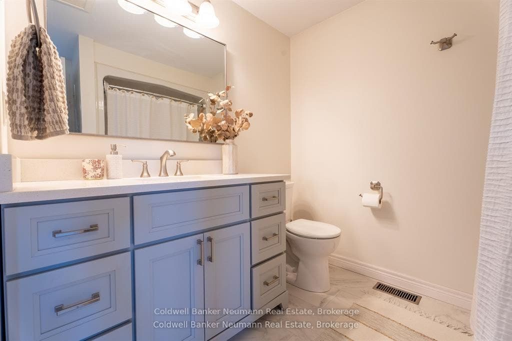 46 Darling Crescent, Guelph, Wellington ON N1L 1P8 46 Darling Crescent, Guelph, Wellington ON N1L 1P8