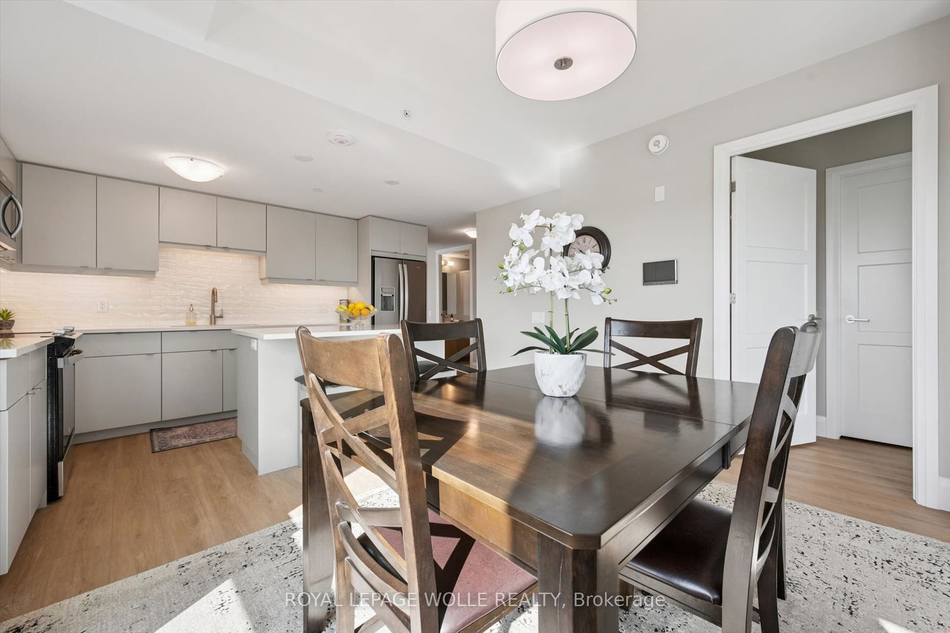 93 Arthur Street S, #618, Guelph, Wellington ON N1E 0T3 93 Arthur Street S, #618, Guelph, Wellington ON N1E 0T3