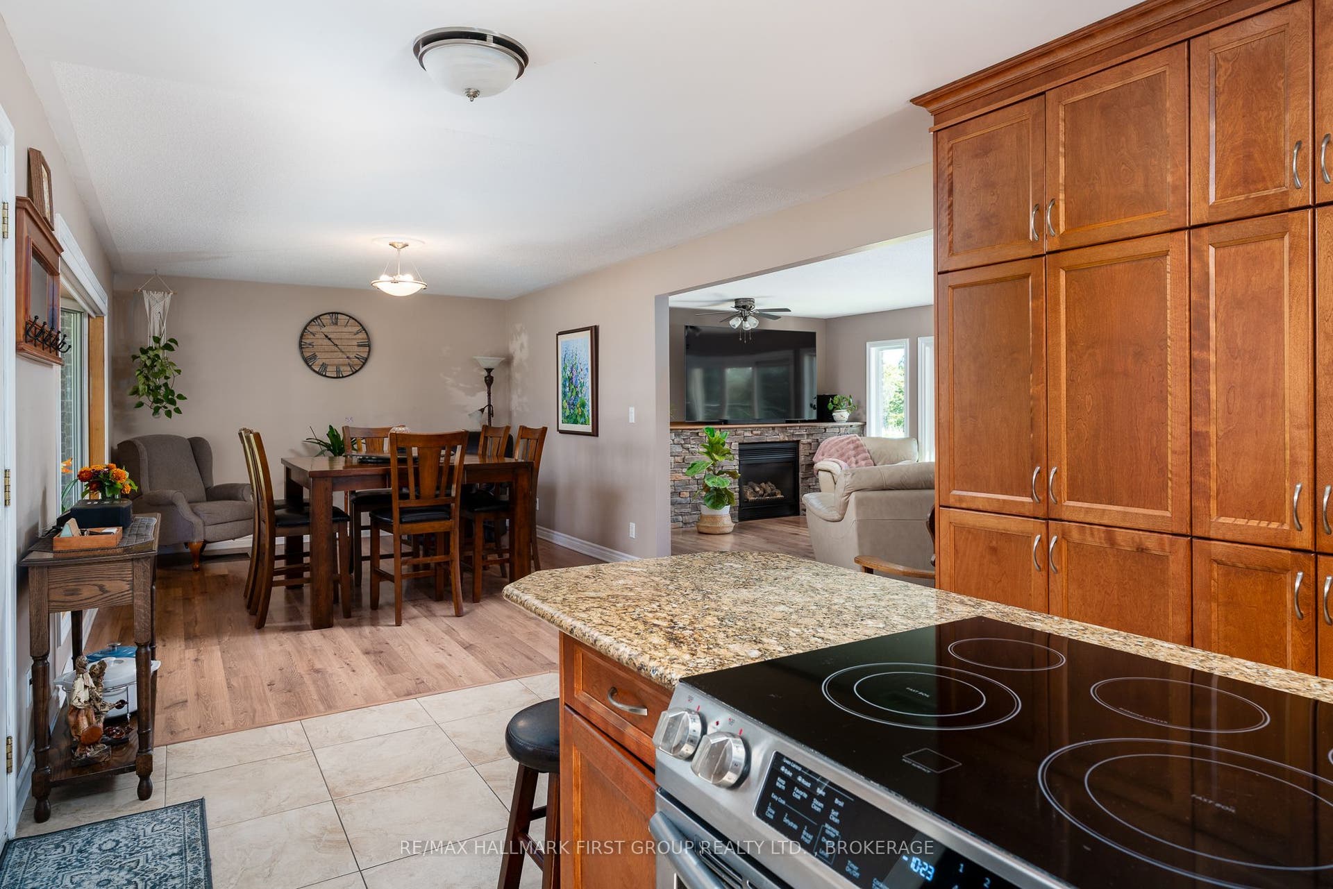 487 Coronation Boulevard, Kingston, Frontenac ON K7M 5R1 487 Coronation Boulevard, Kingston, Frontenac ON K7M 5R1